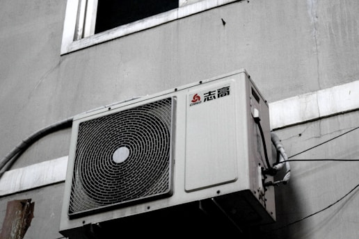 white and gray box fan