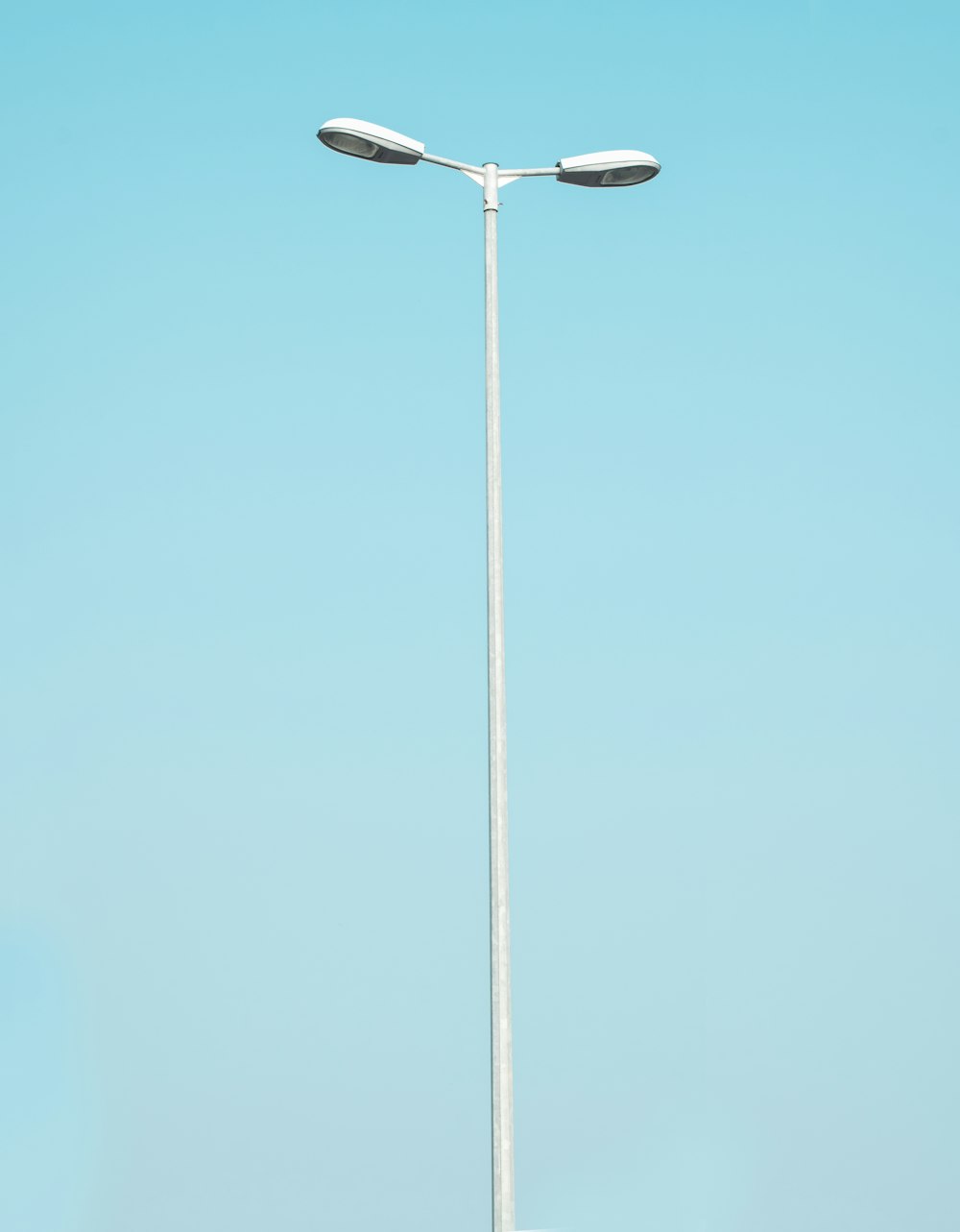 30k+ Light Pole Pictures | Download Free Images on Unsplash