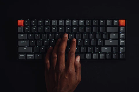 LeakNet Ditches Brokers for DIY ClickFix Attacks