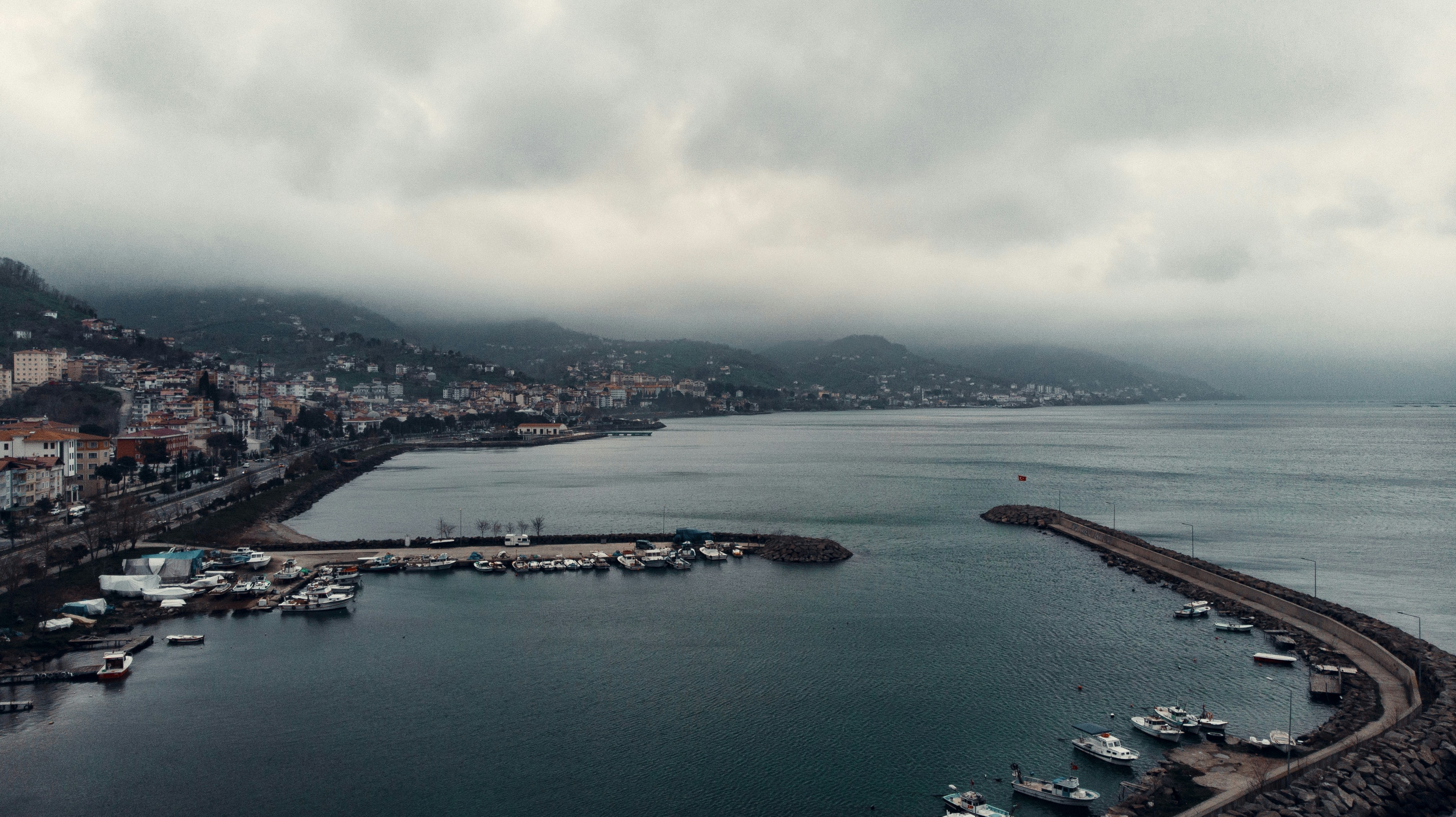 Photo by emrehan