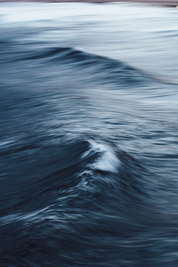 blue ocean waves during daytime