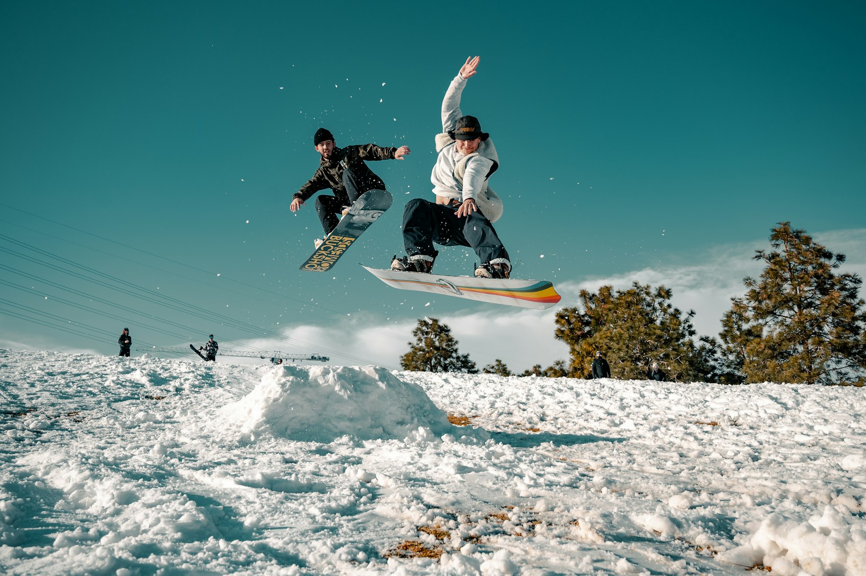 Les 5 meilleurs snowboard pour débuter en 2023 – Test, Avis, Comparatif