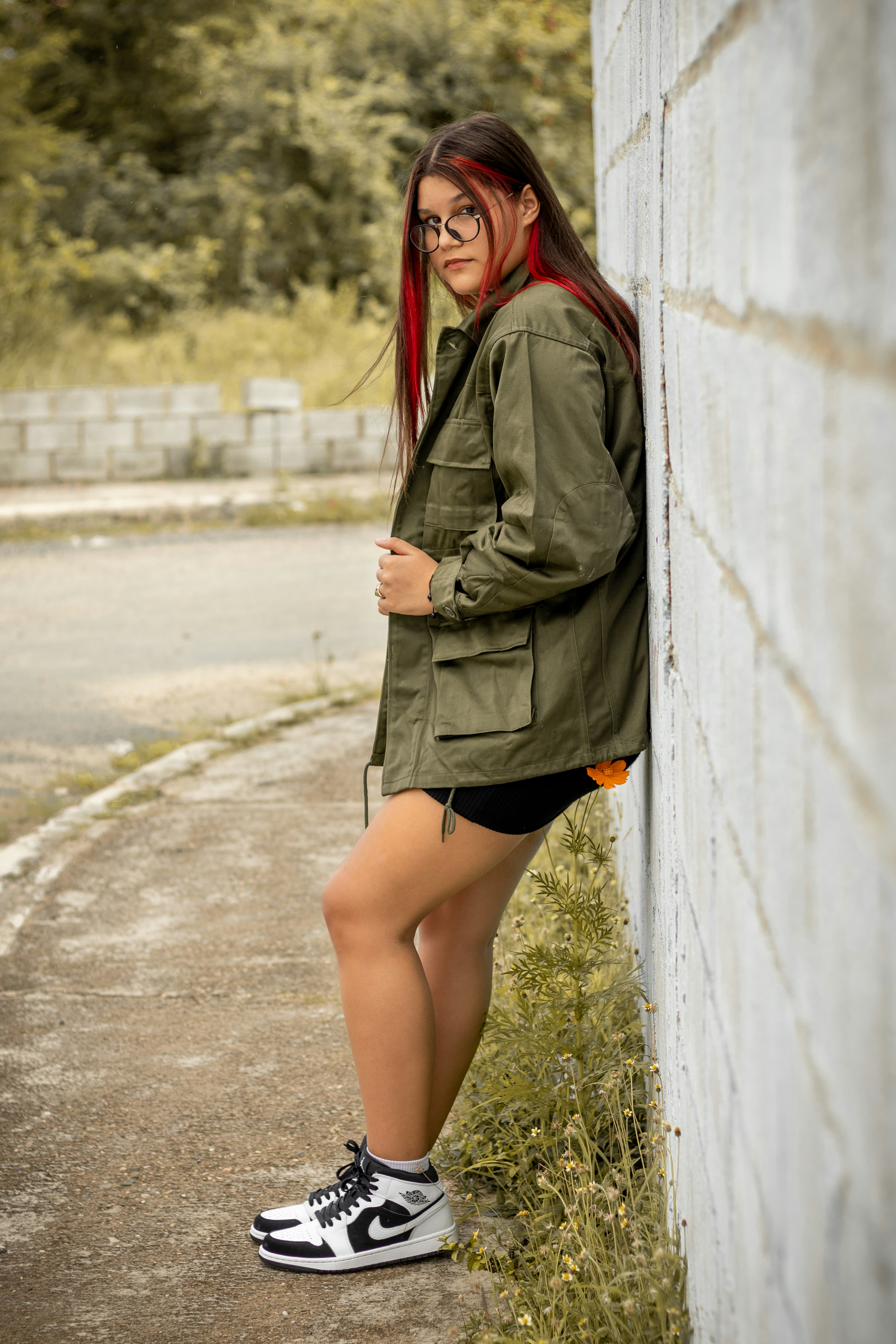 khaki utility jacket aesthetic, wallpaper, How to Style Safari Jackets: A Timeless Guide for Every Look 6