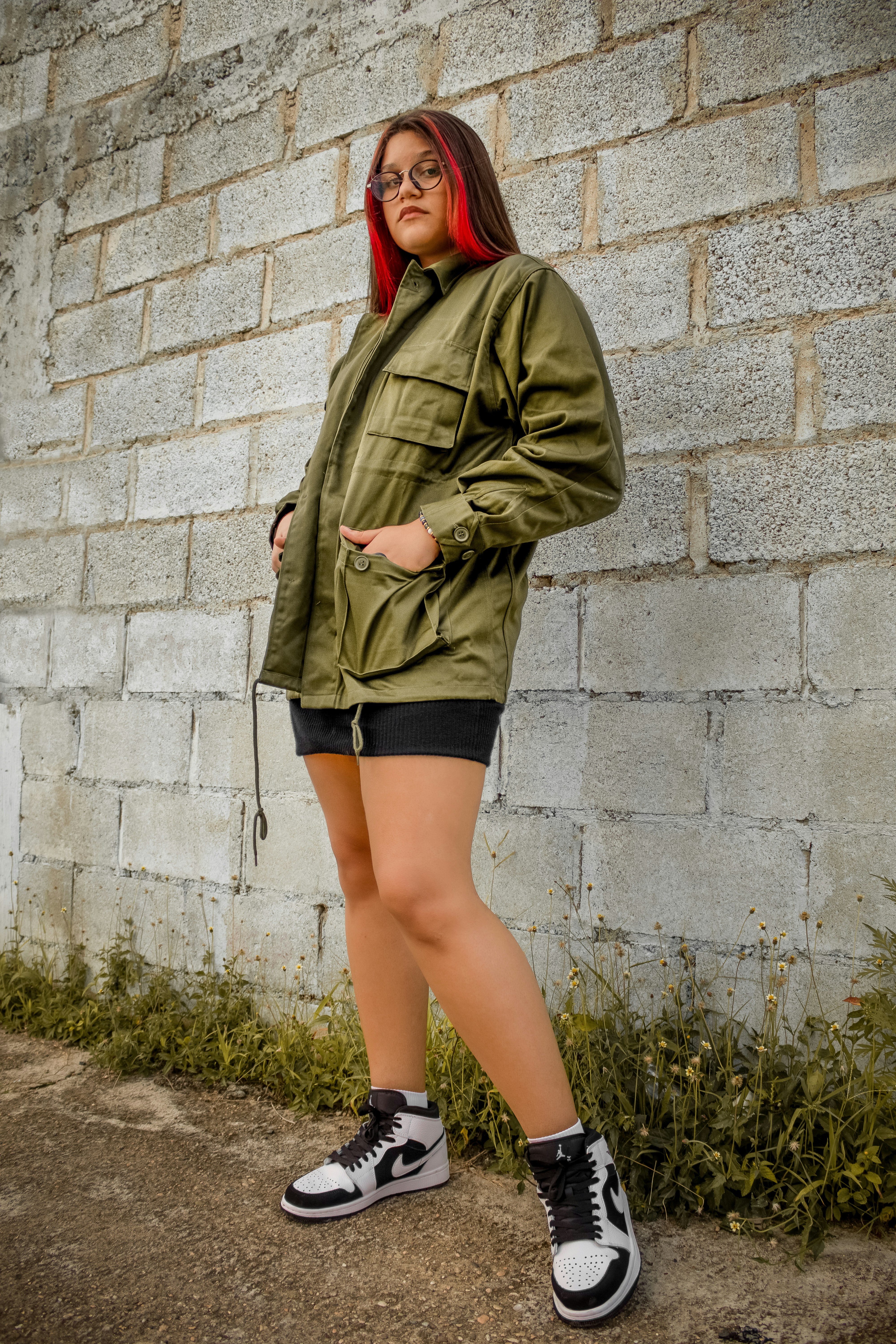 khaki utility jacket aesthetic, wallpaper, How to Style Safari Jackets: A Timeless Guide for Every Look 5