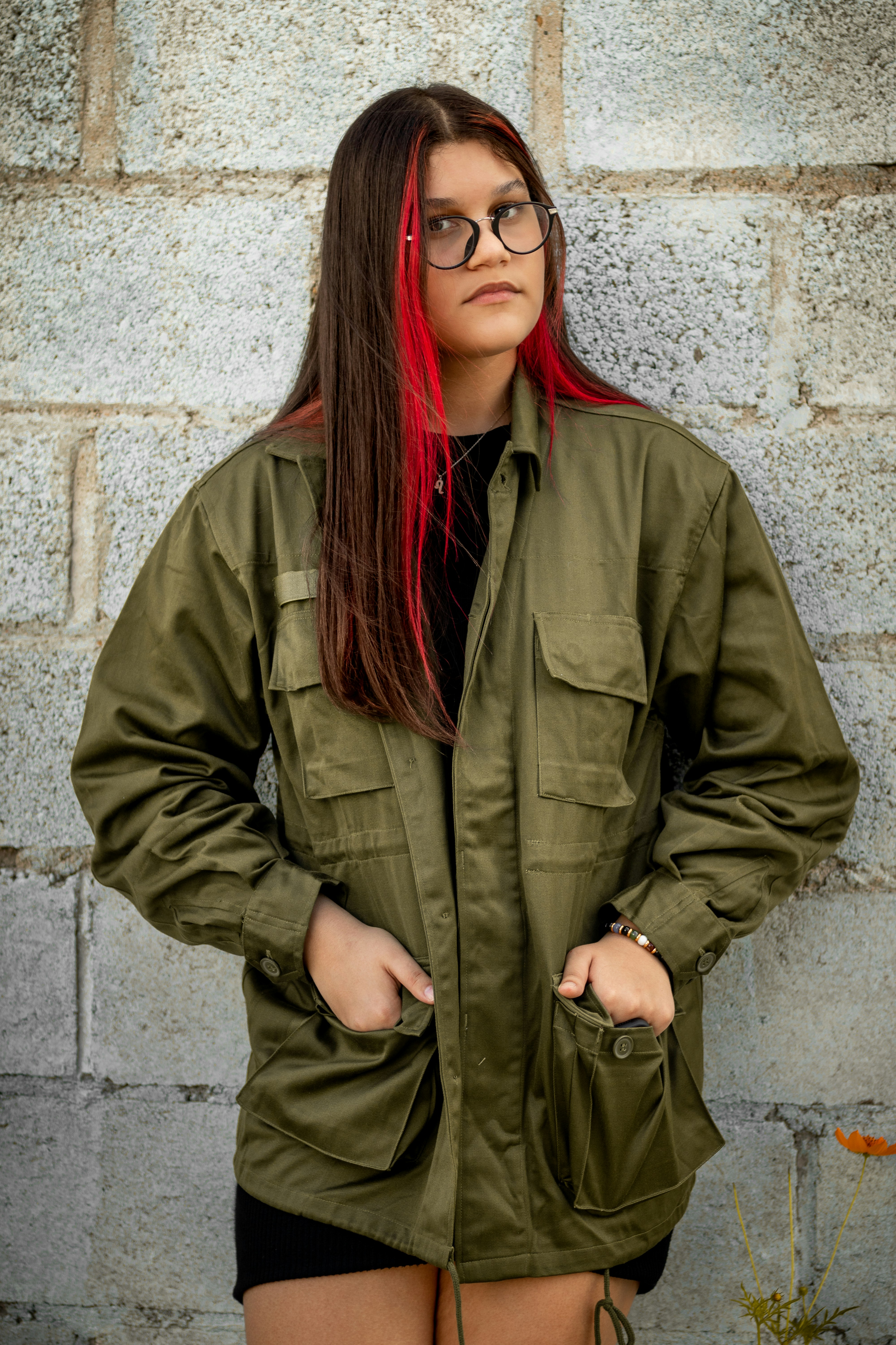khaki utility jacket aesthetic, wallpaper, How to Style Safari Jackets: A Timeless Guide for Every Look 3
