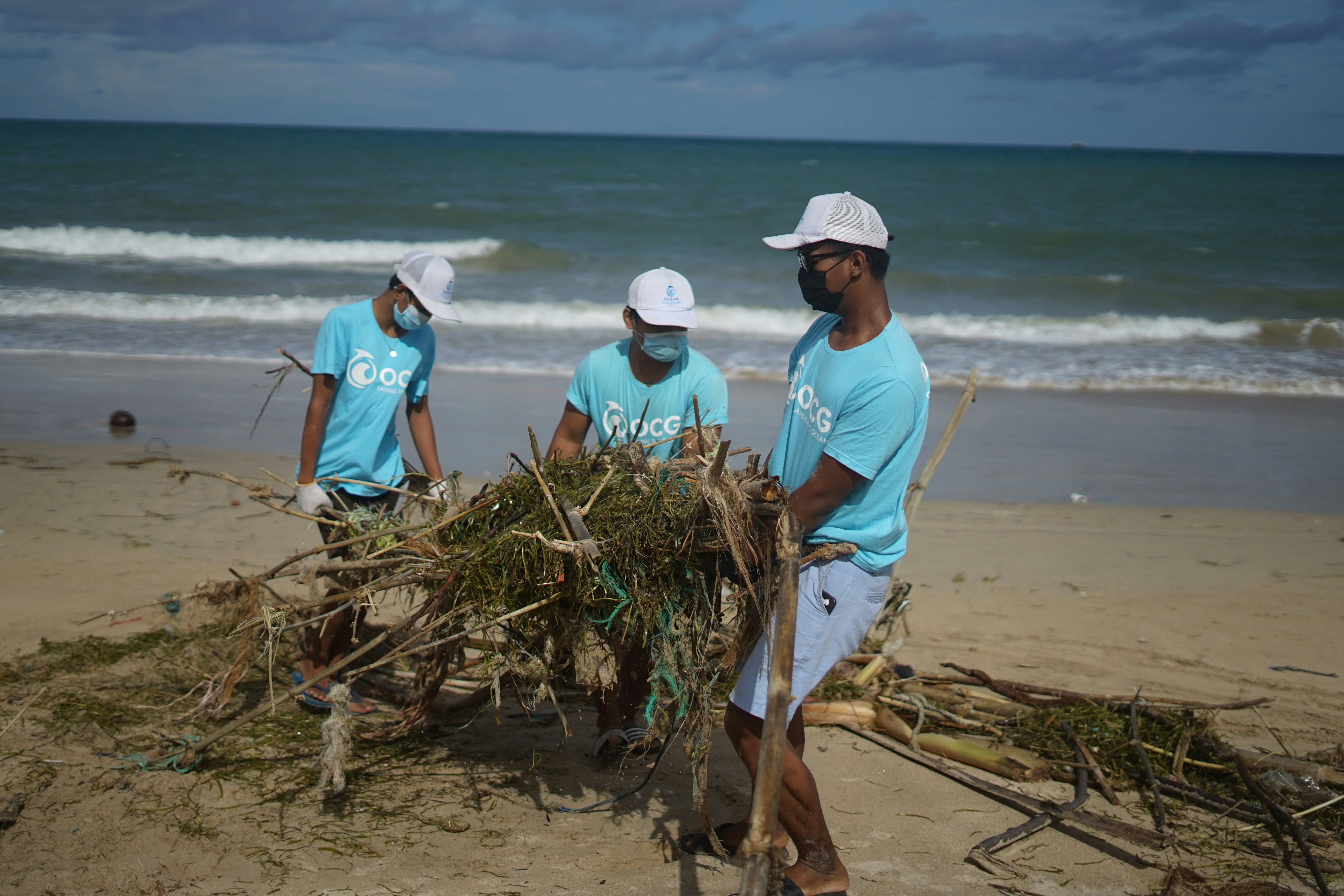 Ocean cleanup group removing fishing nets