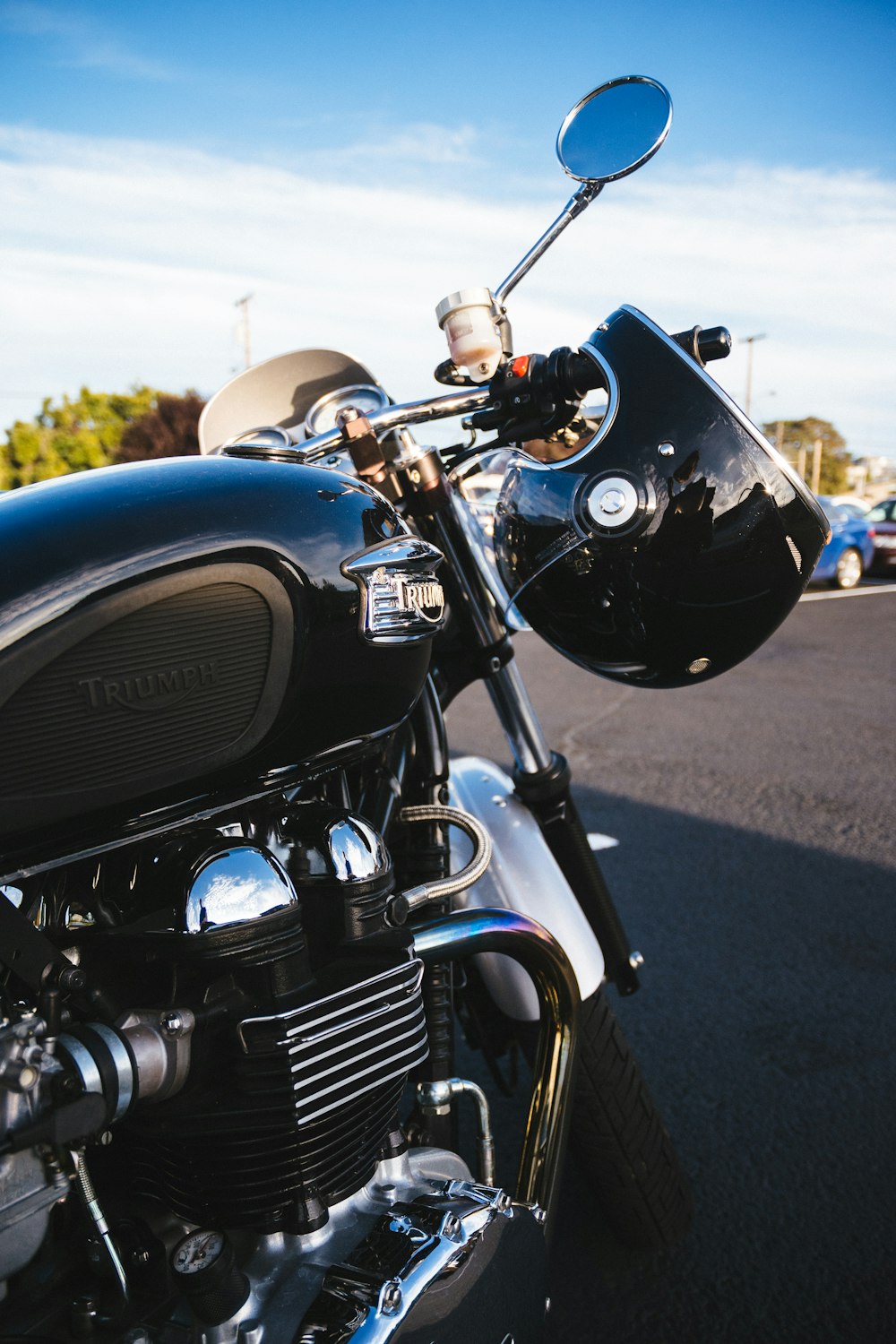 blue and silver cruiser motorcycle