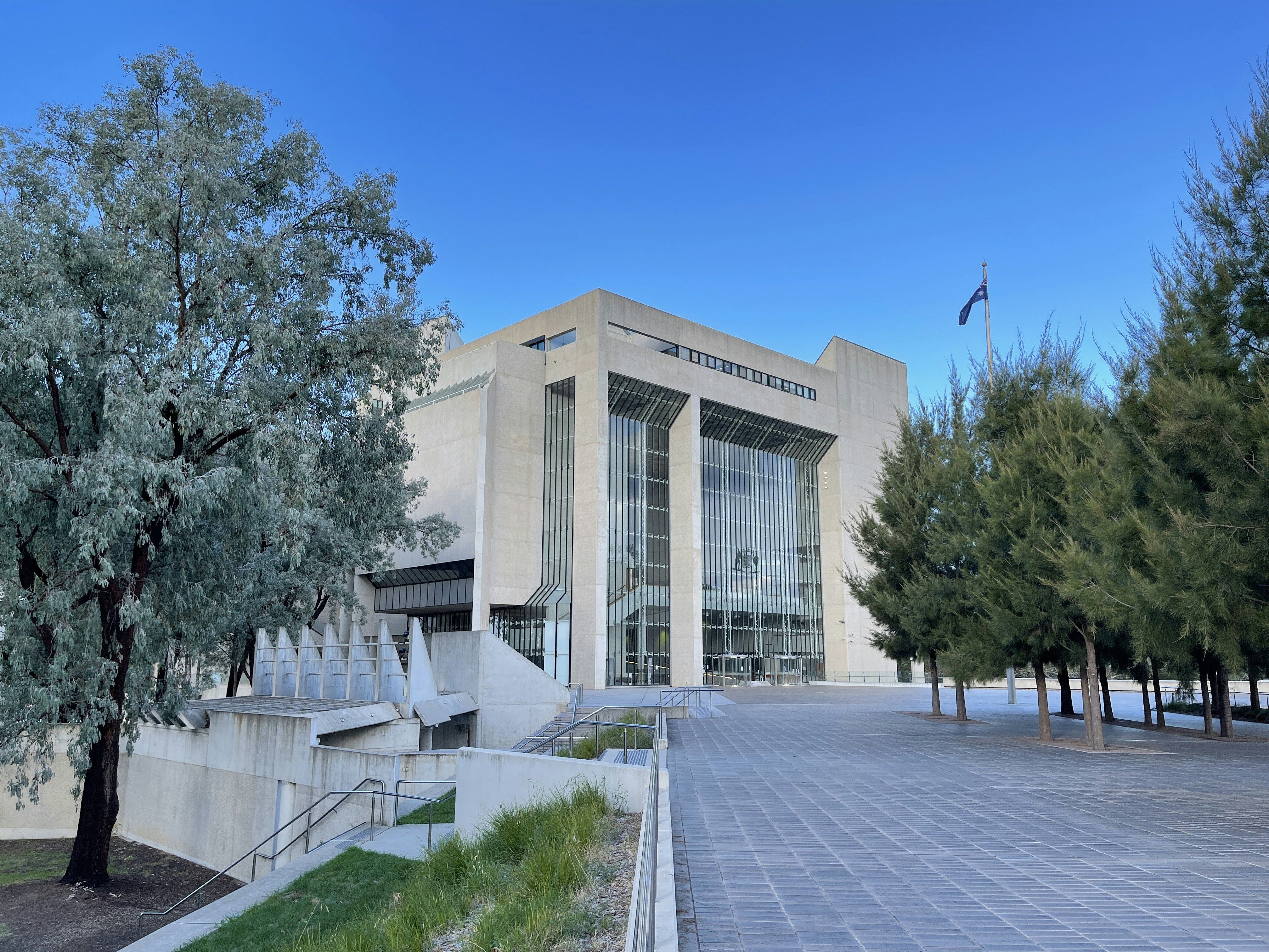 High Court of Australia clarifies the distinction between recognition and enforcement and execution, finding that Spain's accession to the ICSID Conv. entails a waiver of immunity from jurisdiction to recognise and enforce, but not to execute the award