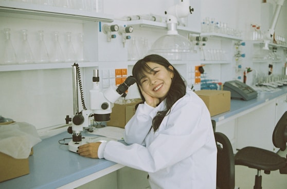 Cosmetic Chemist waiting for Testing