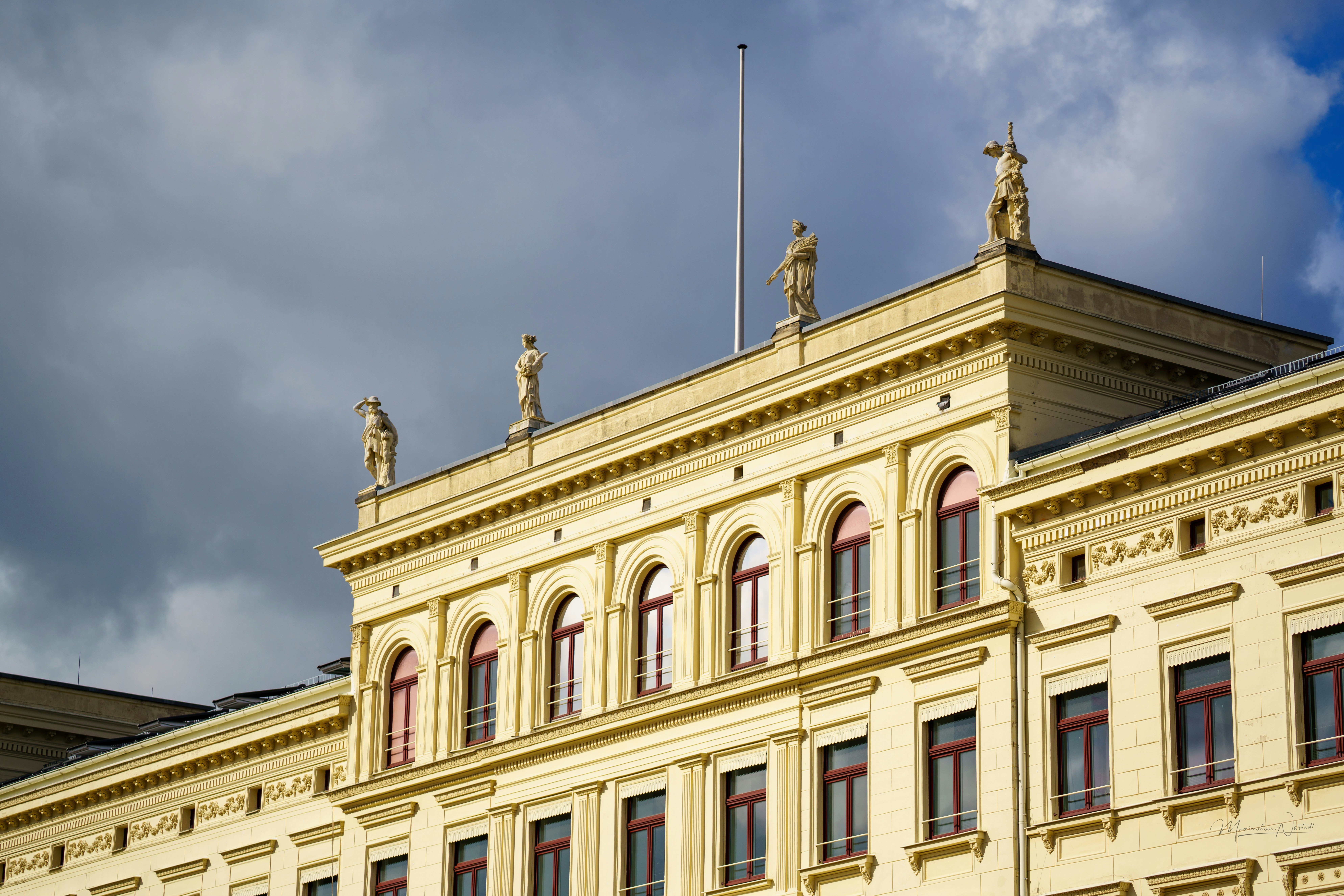 Photo by dmaxsilencer