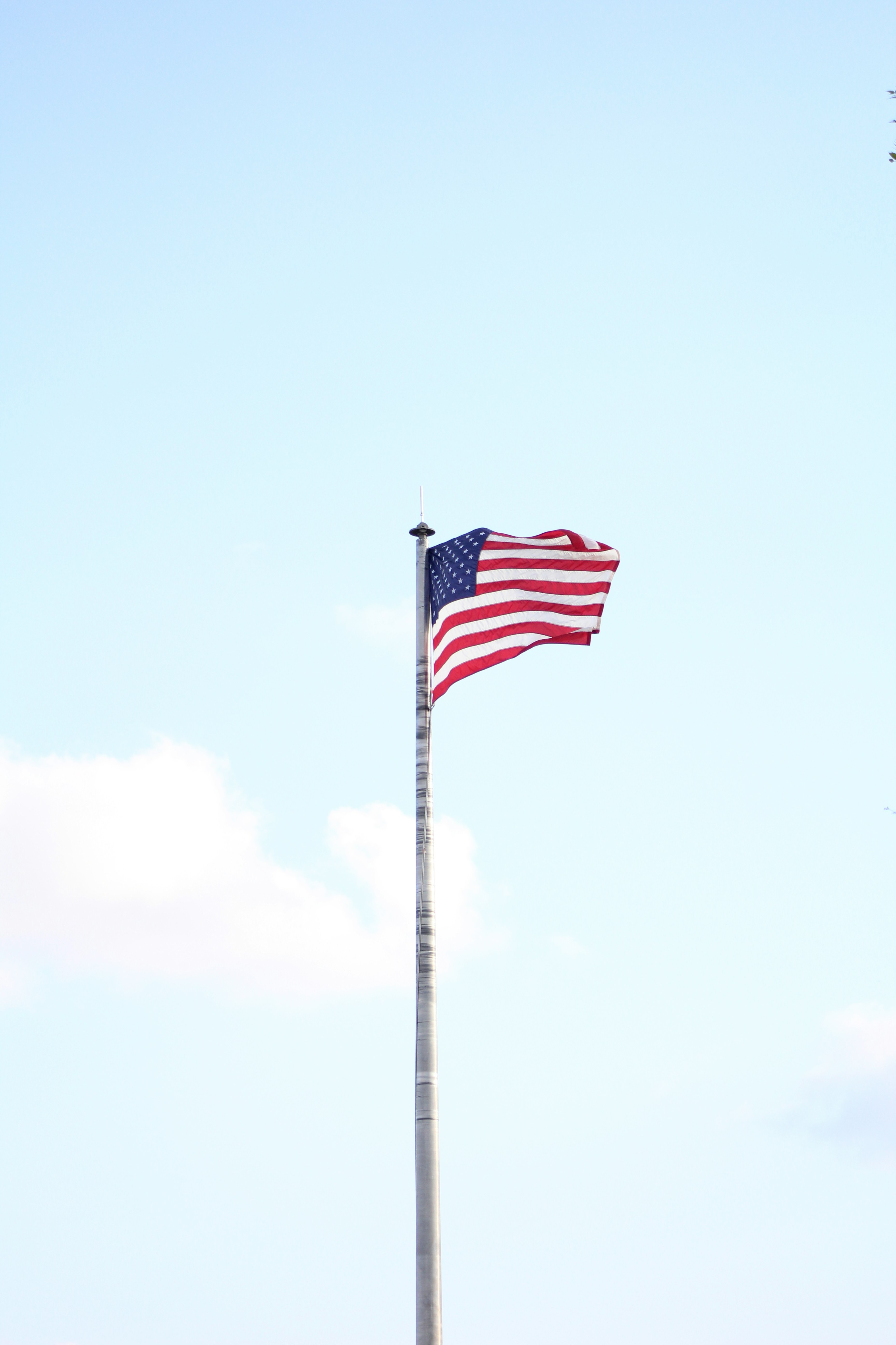 Sturdy Aluminum Flagpole