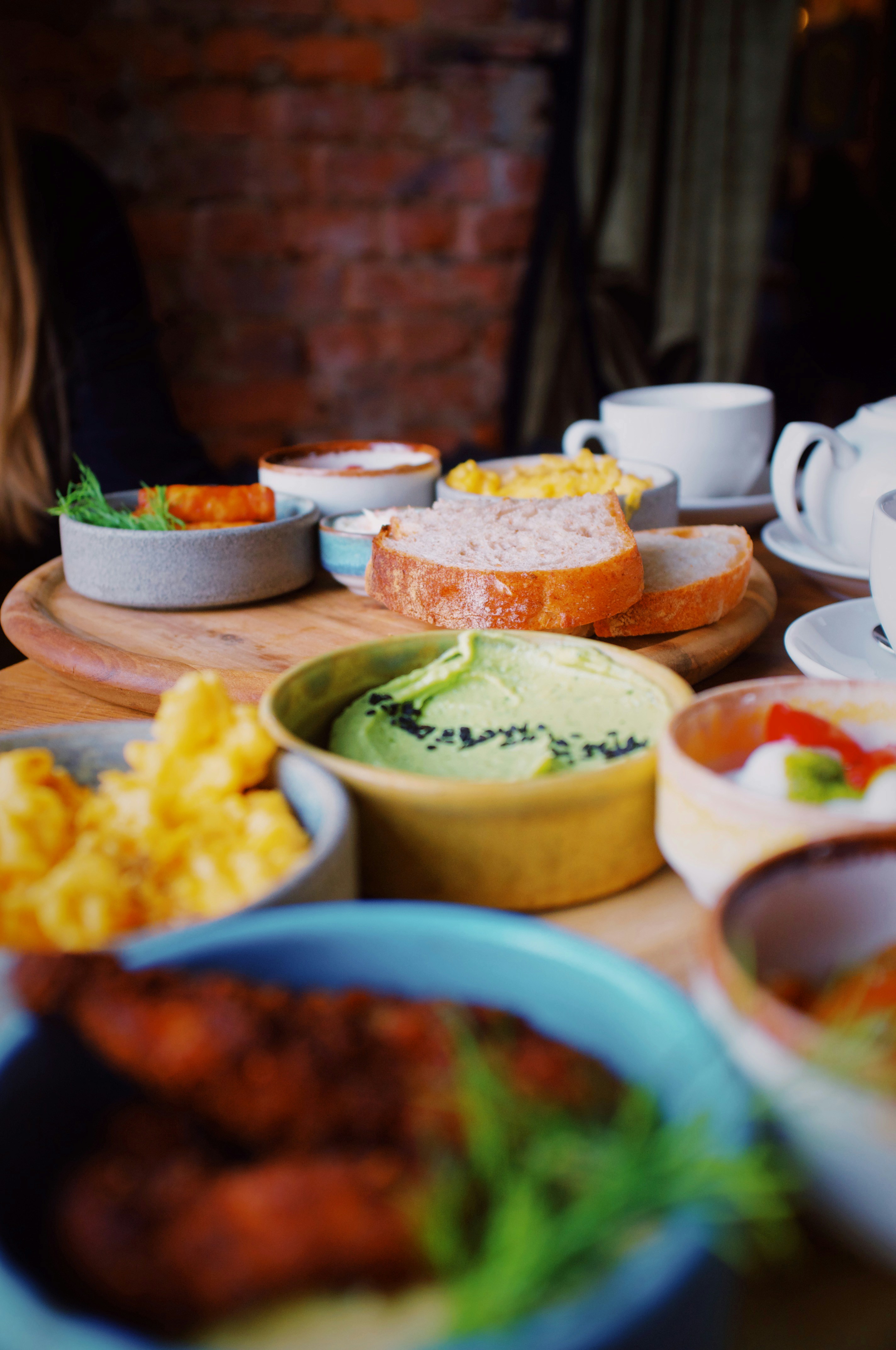 Que manger en Biélorussie ? 10 spécialités à goûter (draniki, soupes, plats rustiques…)