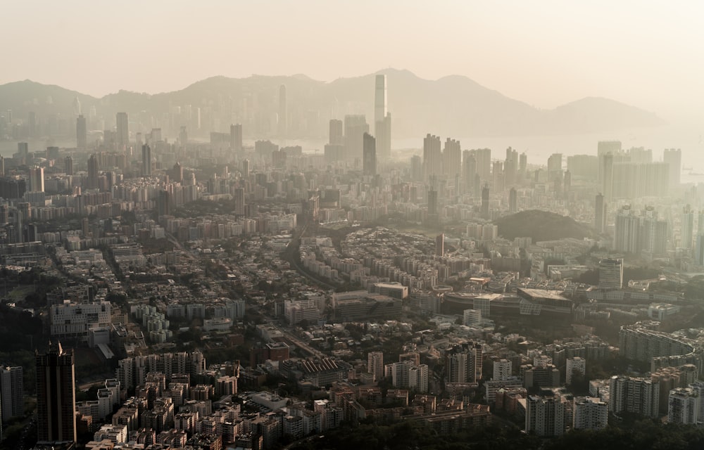 Vista aerea degli edifici della città durante il giorno