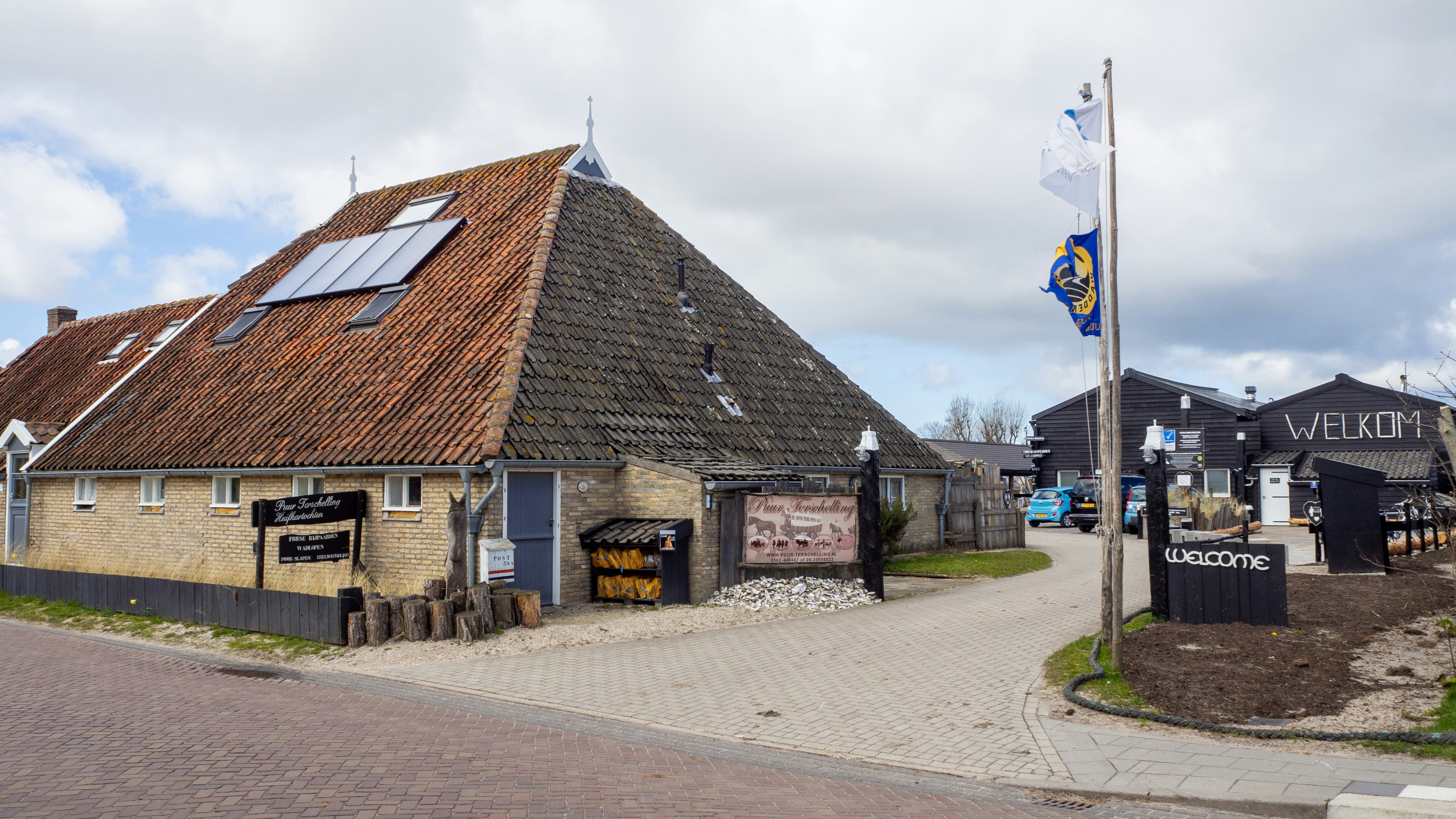 Ana Lucía Pérez, propietaria de finca en Uribia, cliente satisfecha con instalación solar