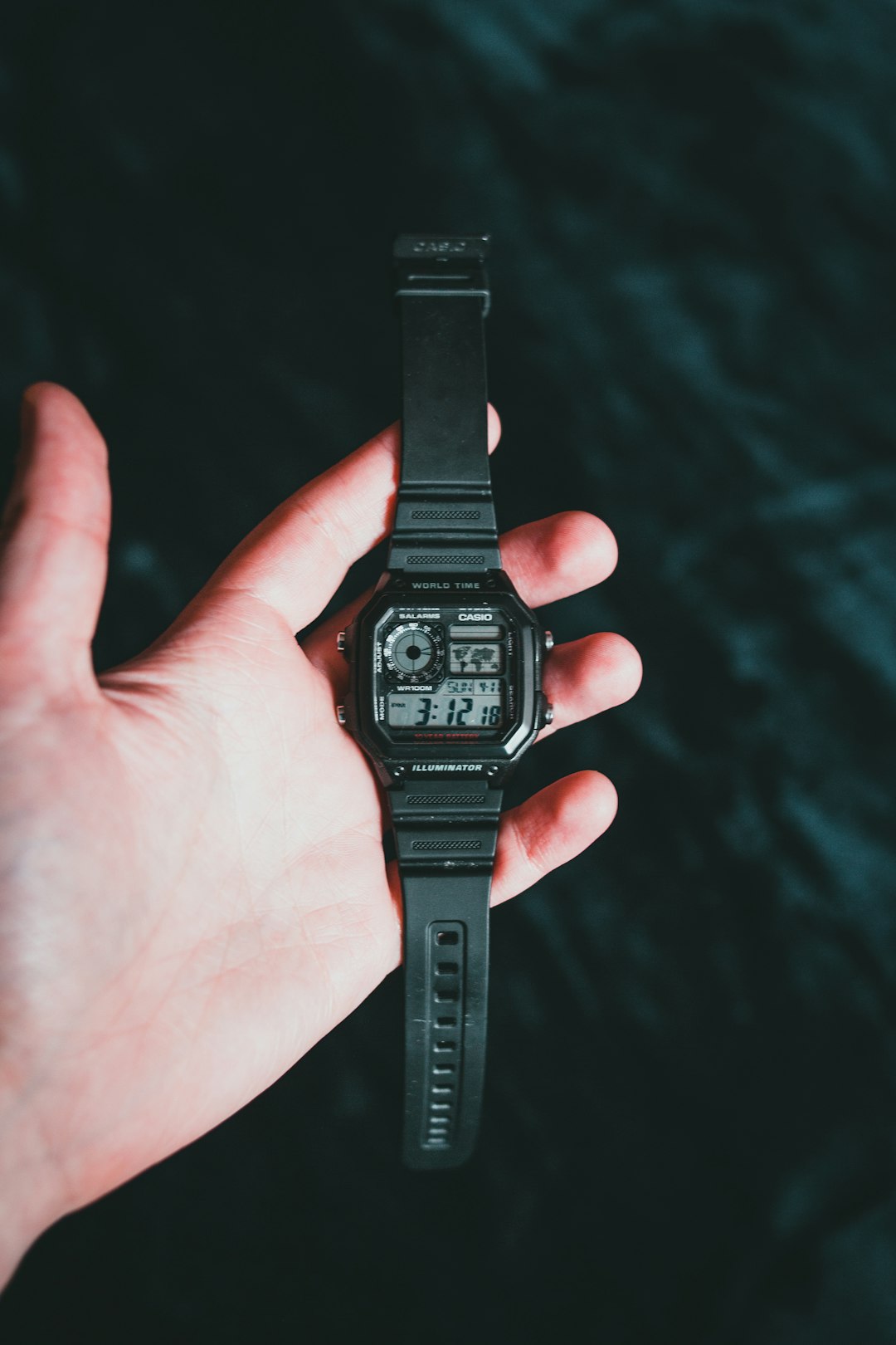 black digital watch at 10 00