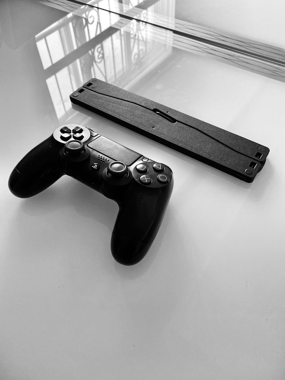 black sony ps 4 game controller