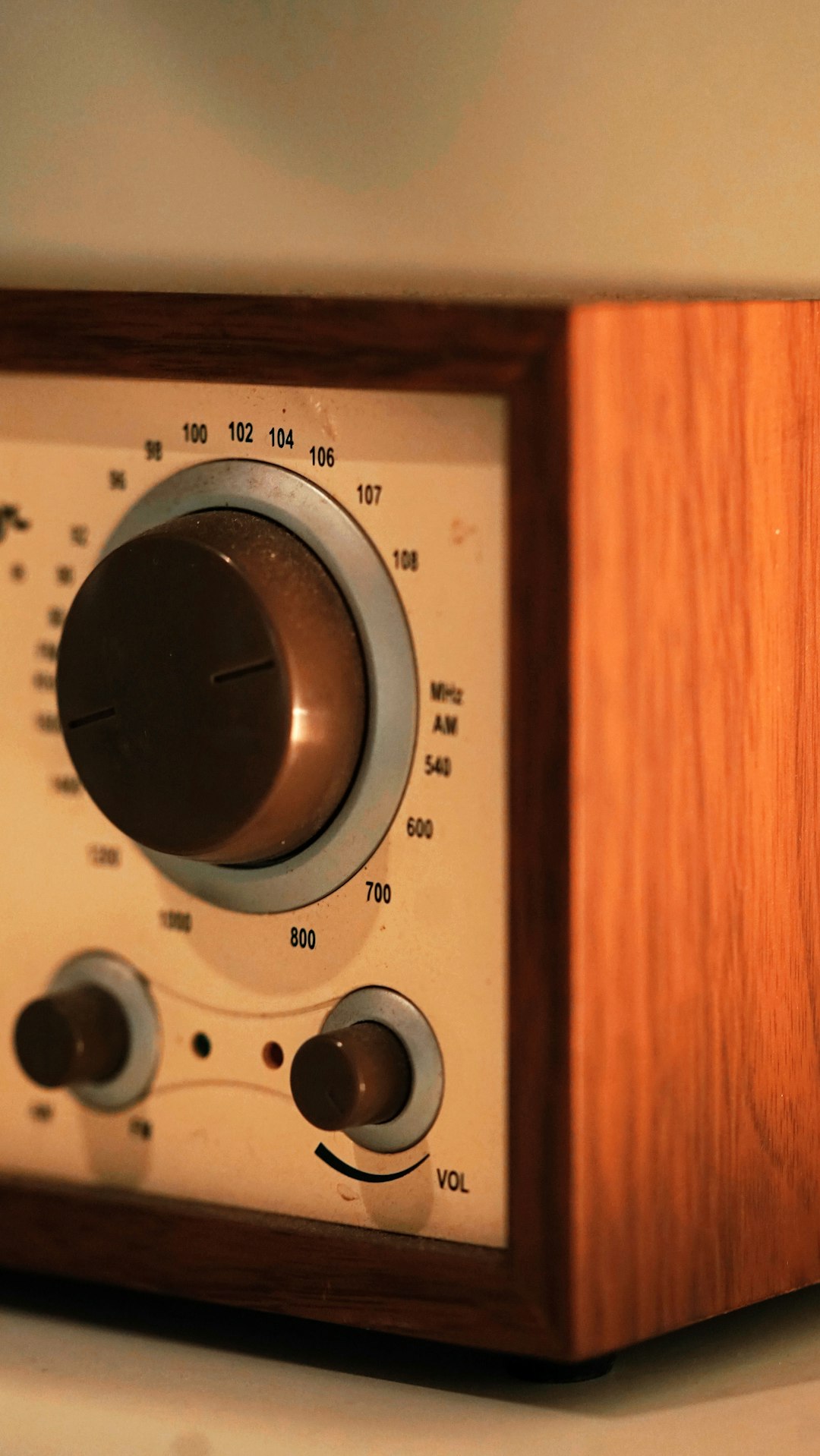 white and black control knob