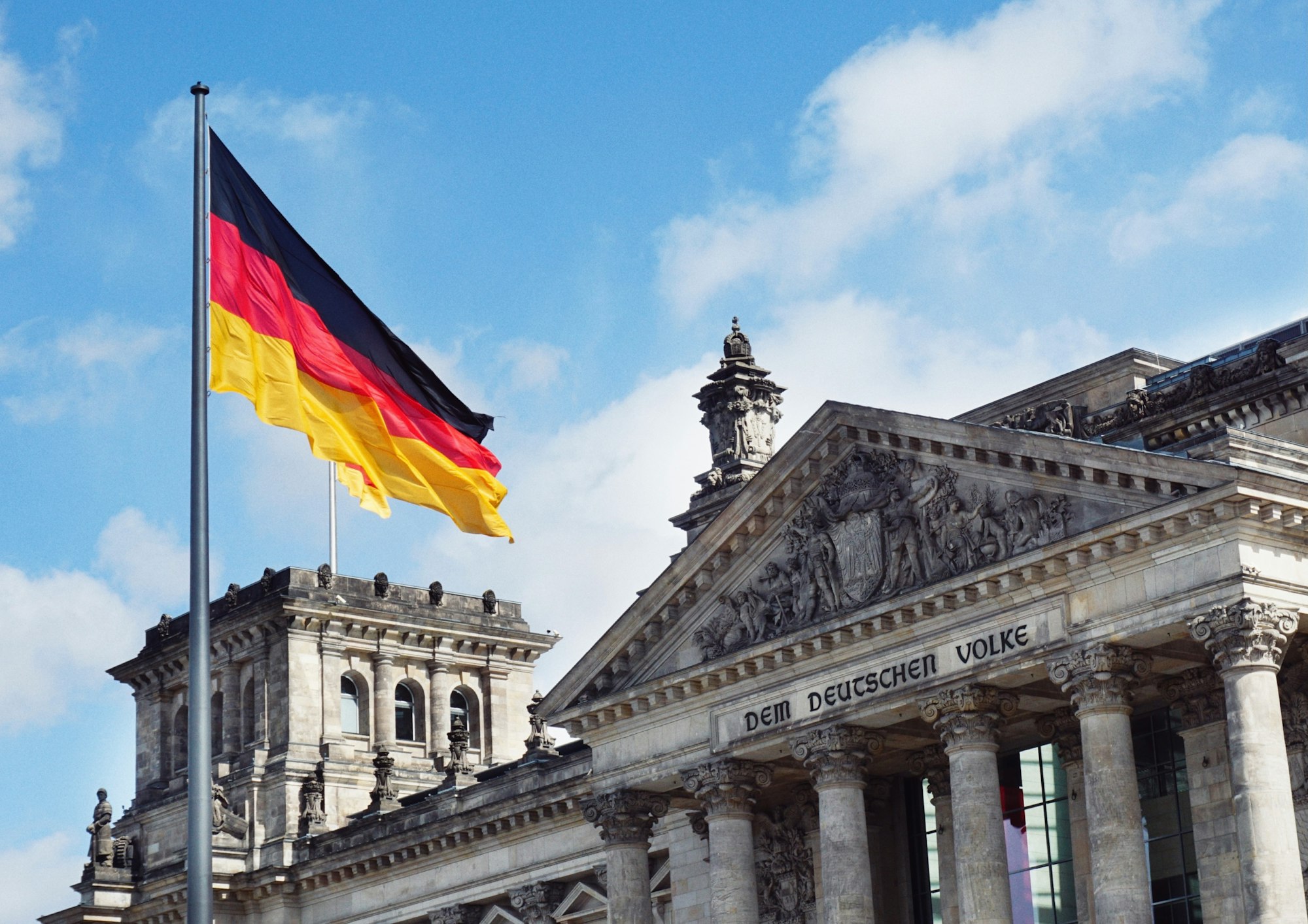 जर्मनी में खाली पदों को भरने के लिए चाहिए 4 लाख गैर यूरोपीय कुशल श्रमिक