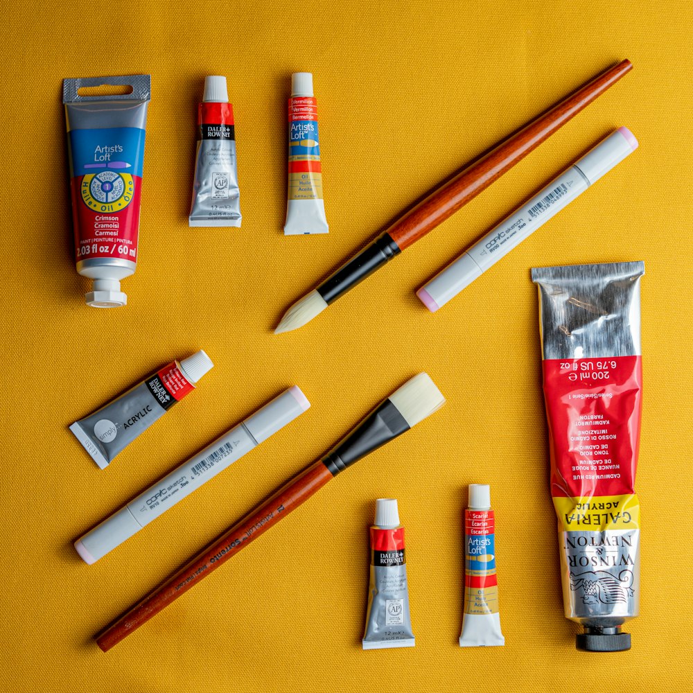 caneta de cor variada e tubos macios