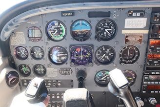 black and white analog gauge