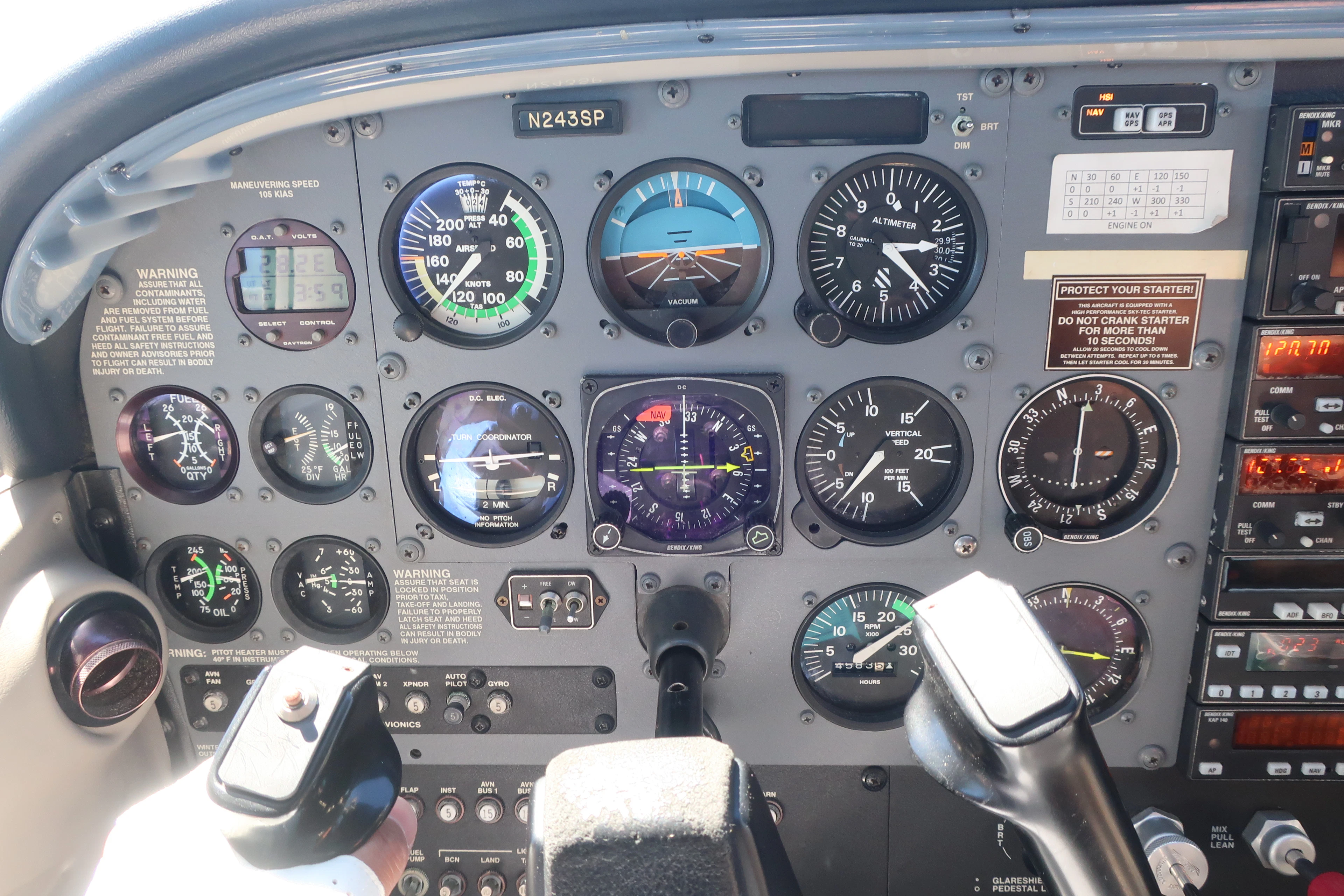 Cockpit instrument panel of a light aircraft