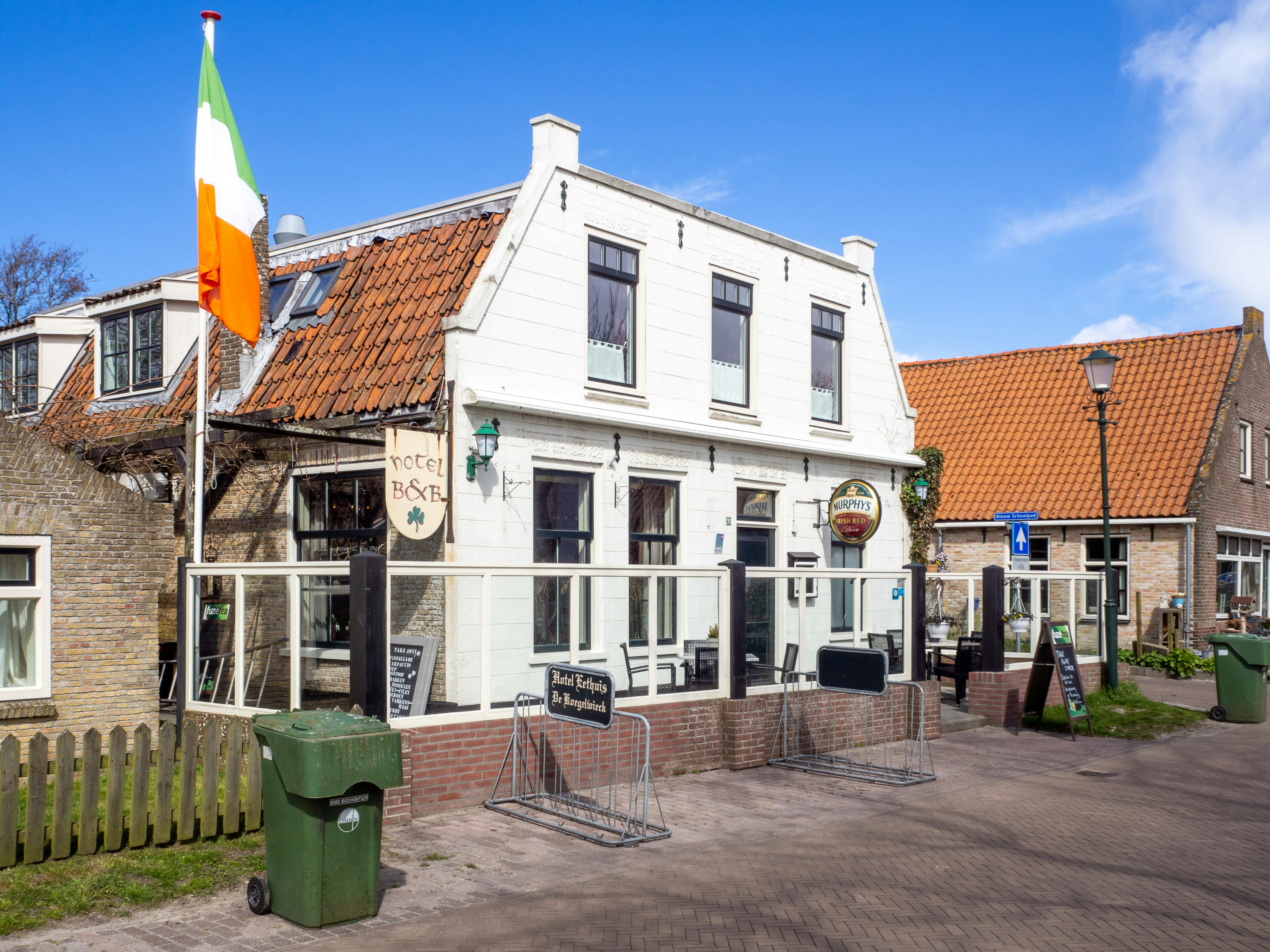 Photo by wimvanteinde