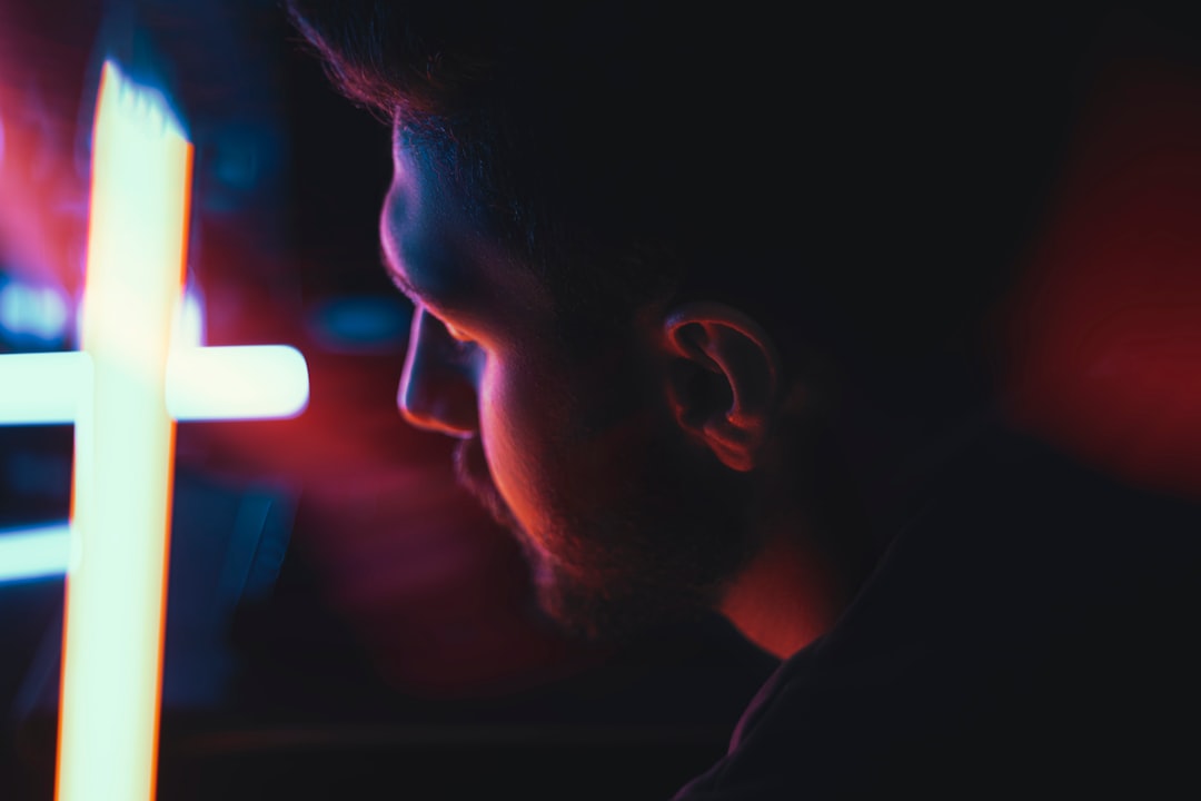 woman with blue eyes looking at the light