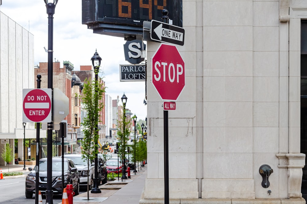 red and white stop sign