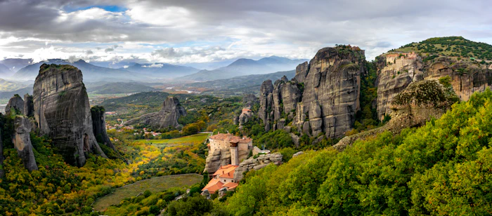 Best Rooftop Bars in Meteora for Sunset Drinks and City Views
