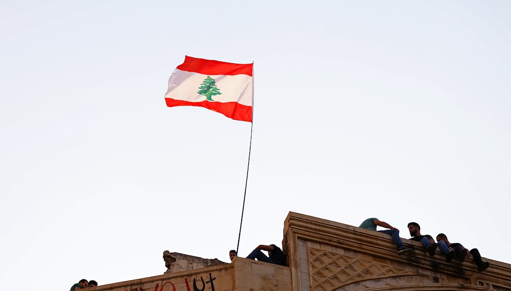 flag of us a on top of building