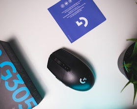 black logitech cordless computer mouse