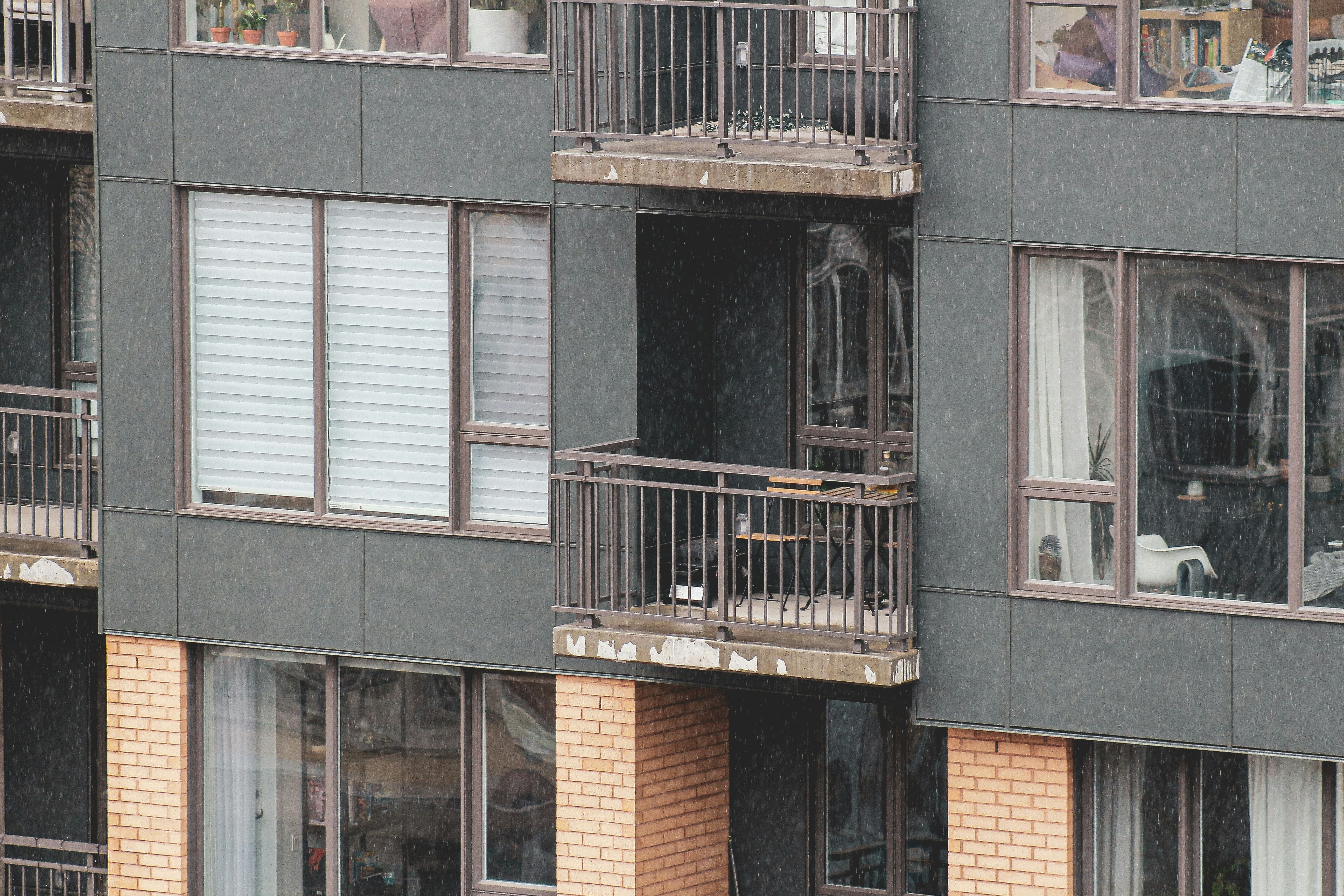 brown and white concrete building