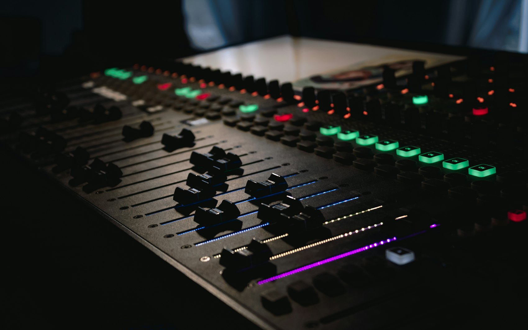 Faders de console avec voyants