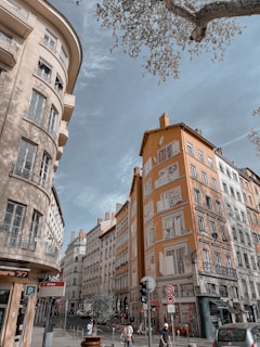 Lyon apps: lyon travel guide