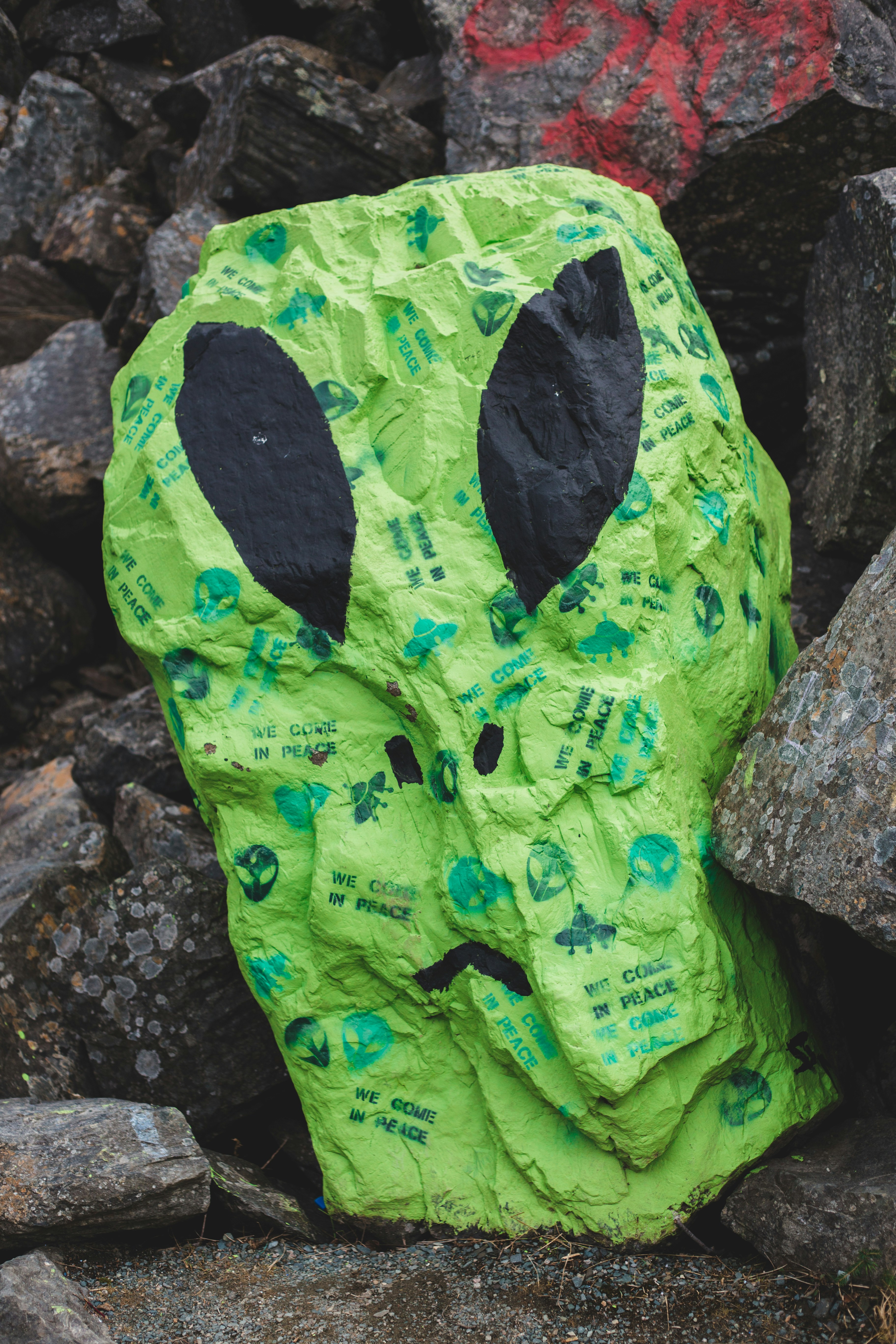 hiking technical gear mountain, macro waterproof fabric texture, outdoor athlete rain jacket, scenic mountain adventure wallpaper, ilustrasi artikel Elevate Your Adventure: How High-Tech Fabrics Revolutionize Outdoor Performance 8