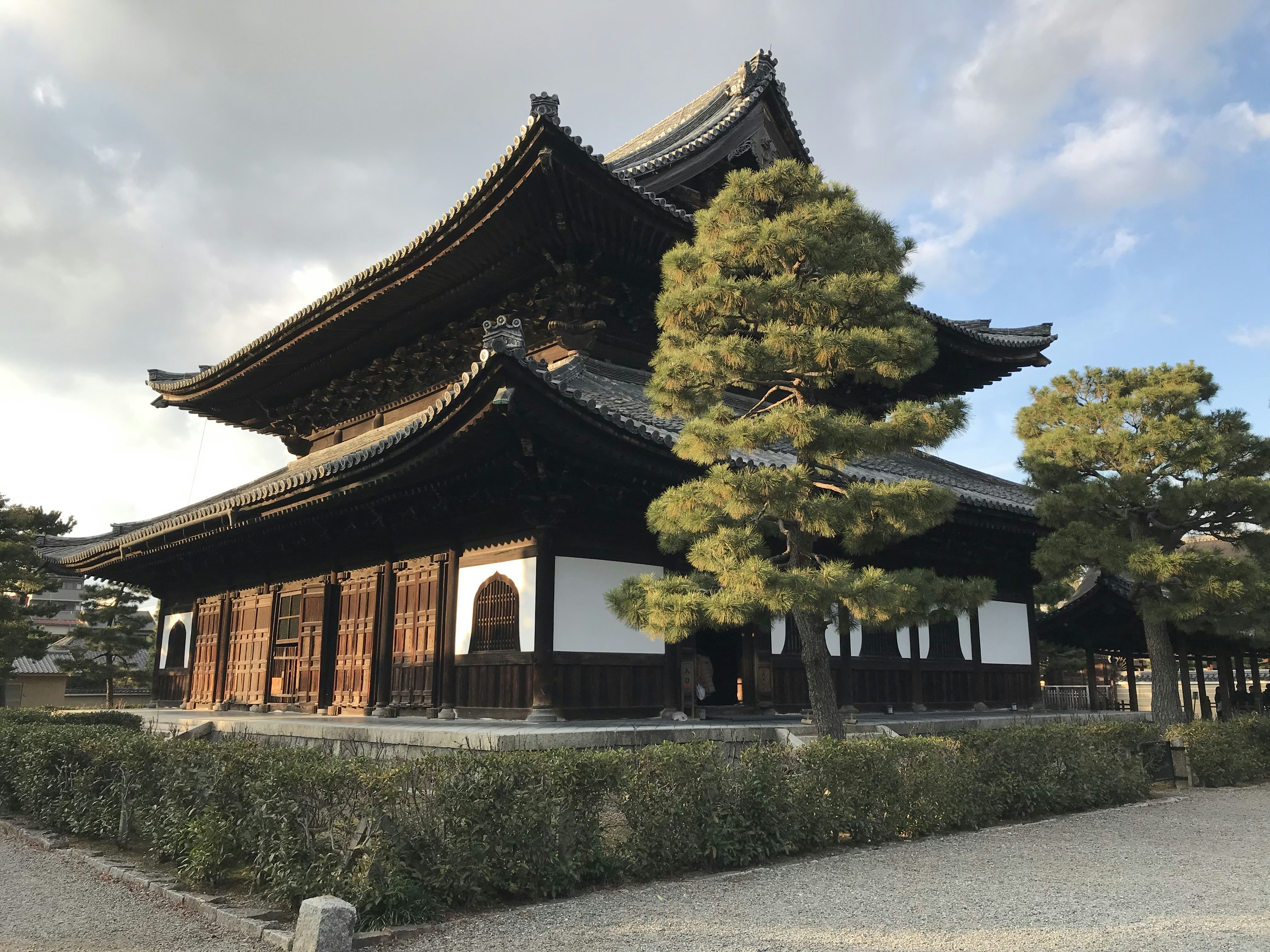 Are sandals acceptable in Japan or disrespectful when visiting temples?