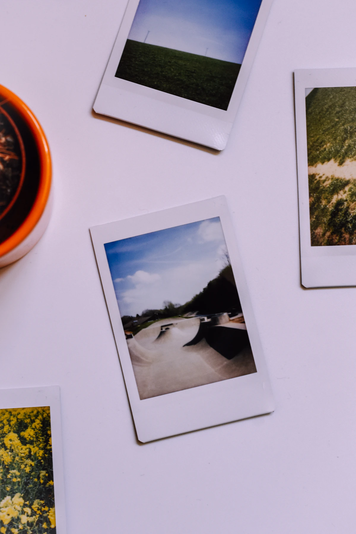 風景を写したinstaxのプリント
