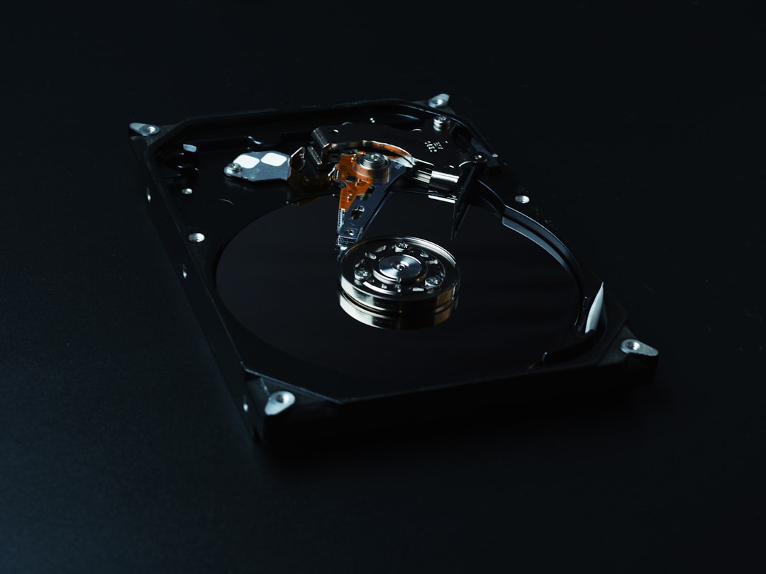 black and silver vinyl record player,