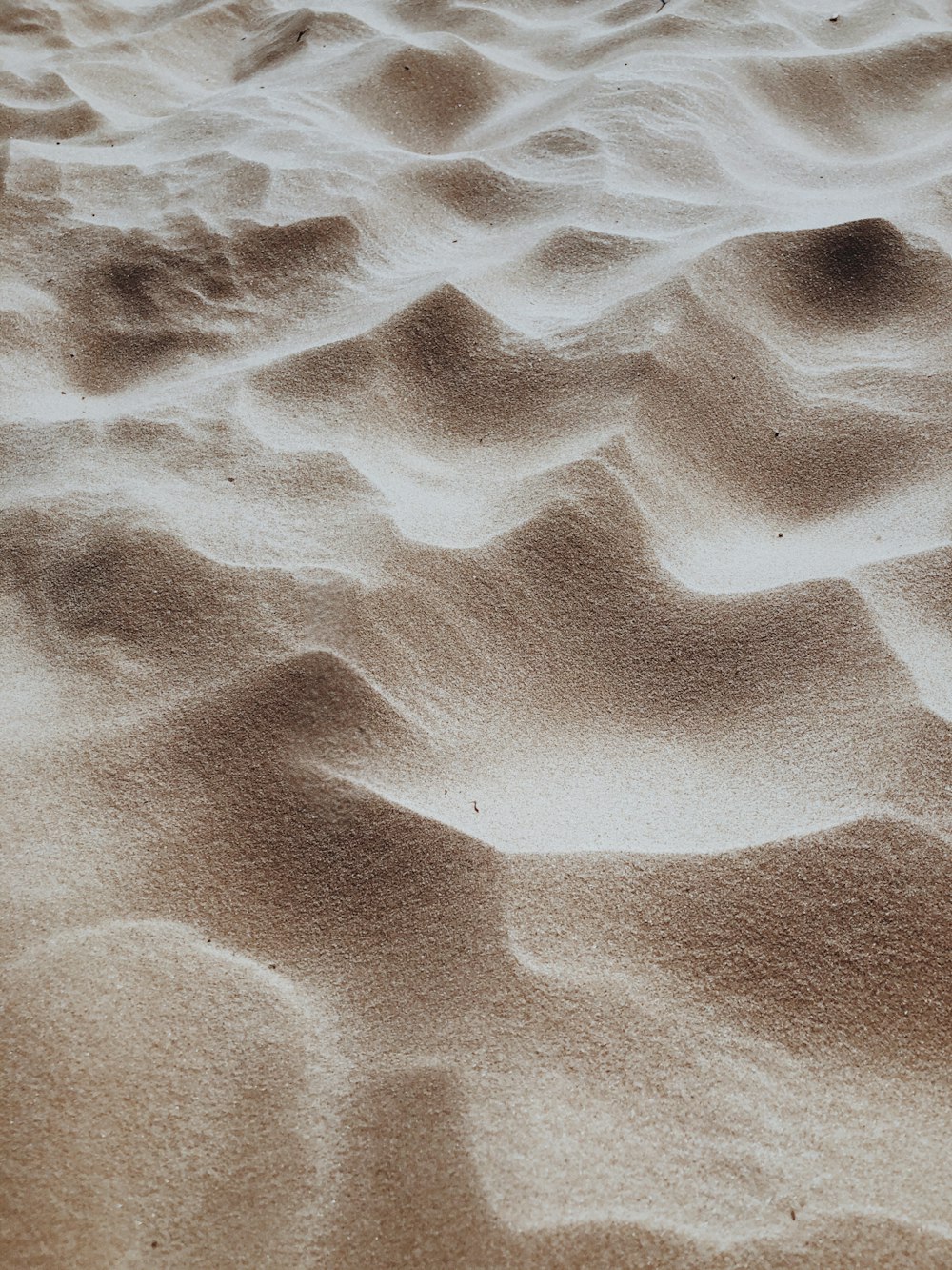 gray sand with water droplets