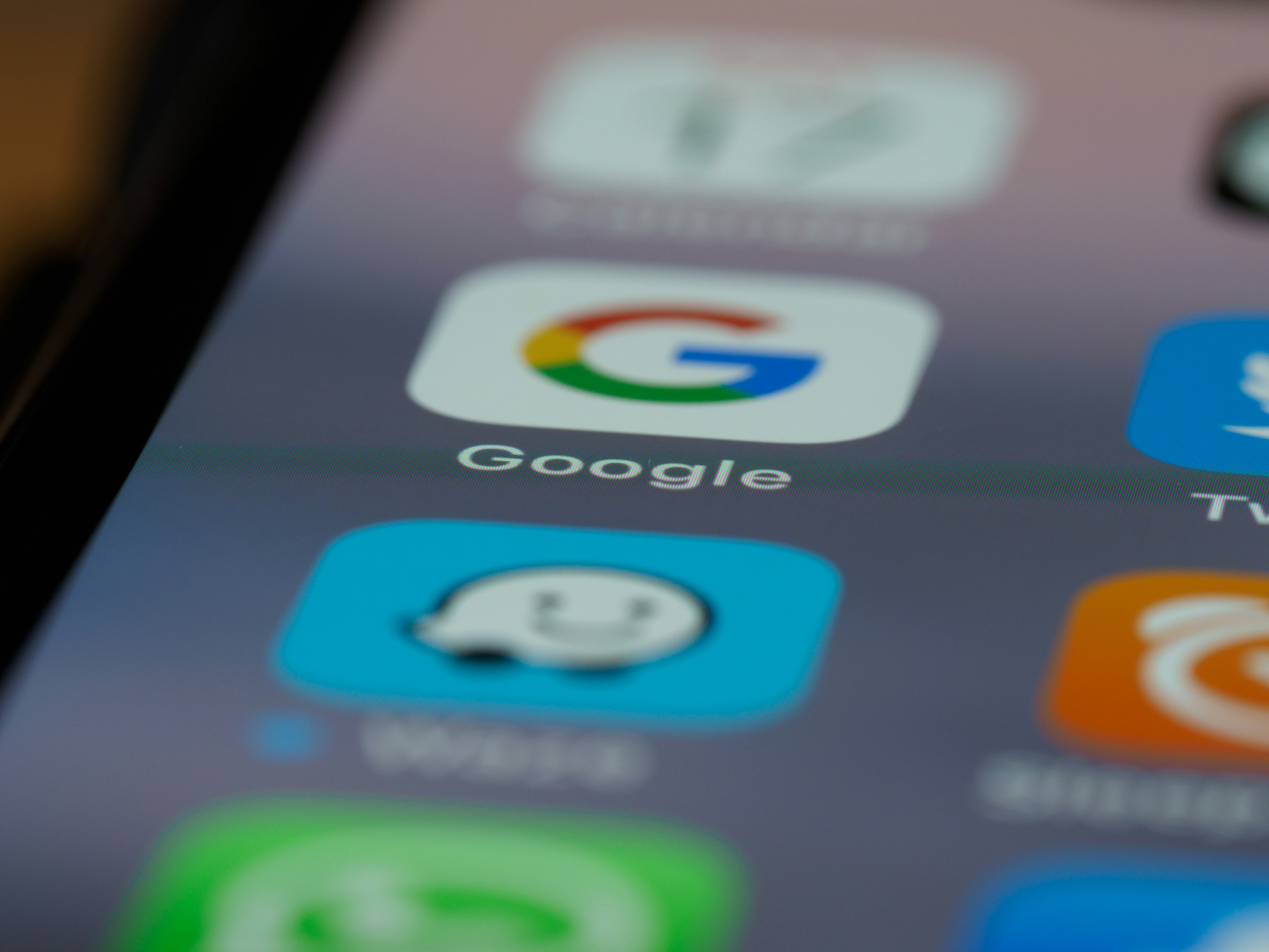 Guerras de aplicaciones de IA 2025: la estrategia multi-frente de Google perturba la tecnología de consumo