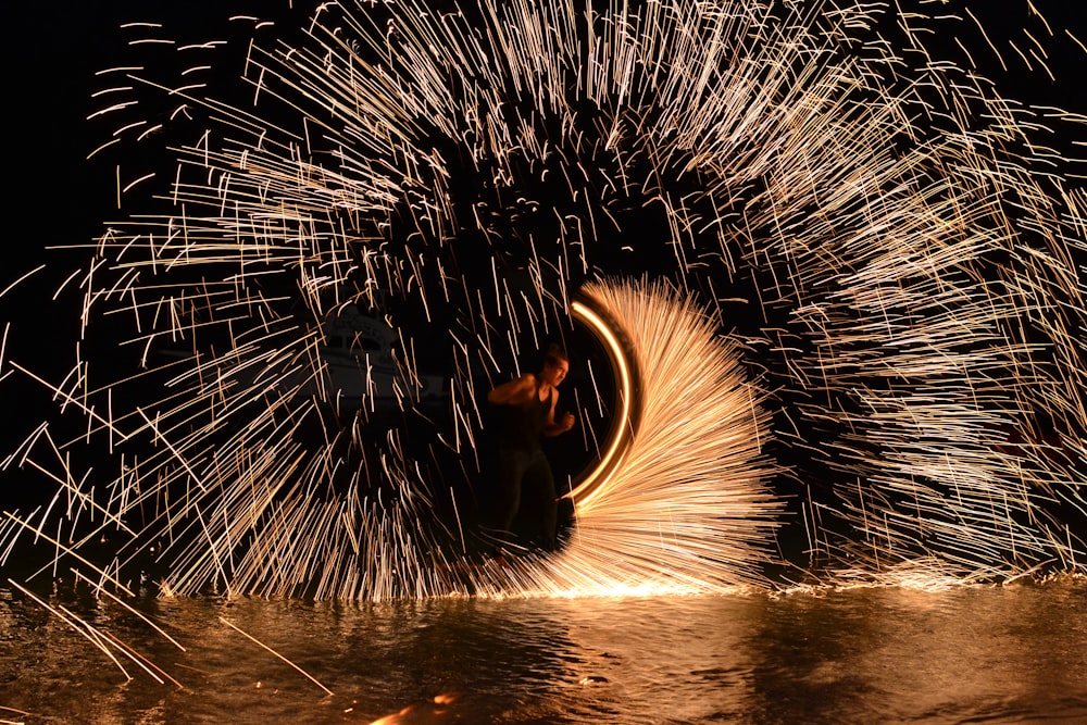 spazzola per capelli in bianco e nero