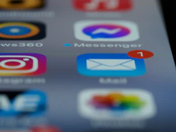 iphone screen showing icons with icons