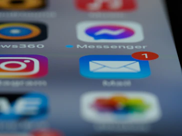 iphone screen showing icons with icons