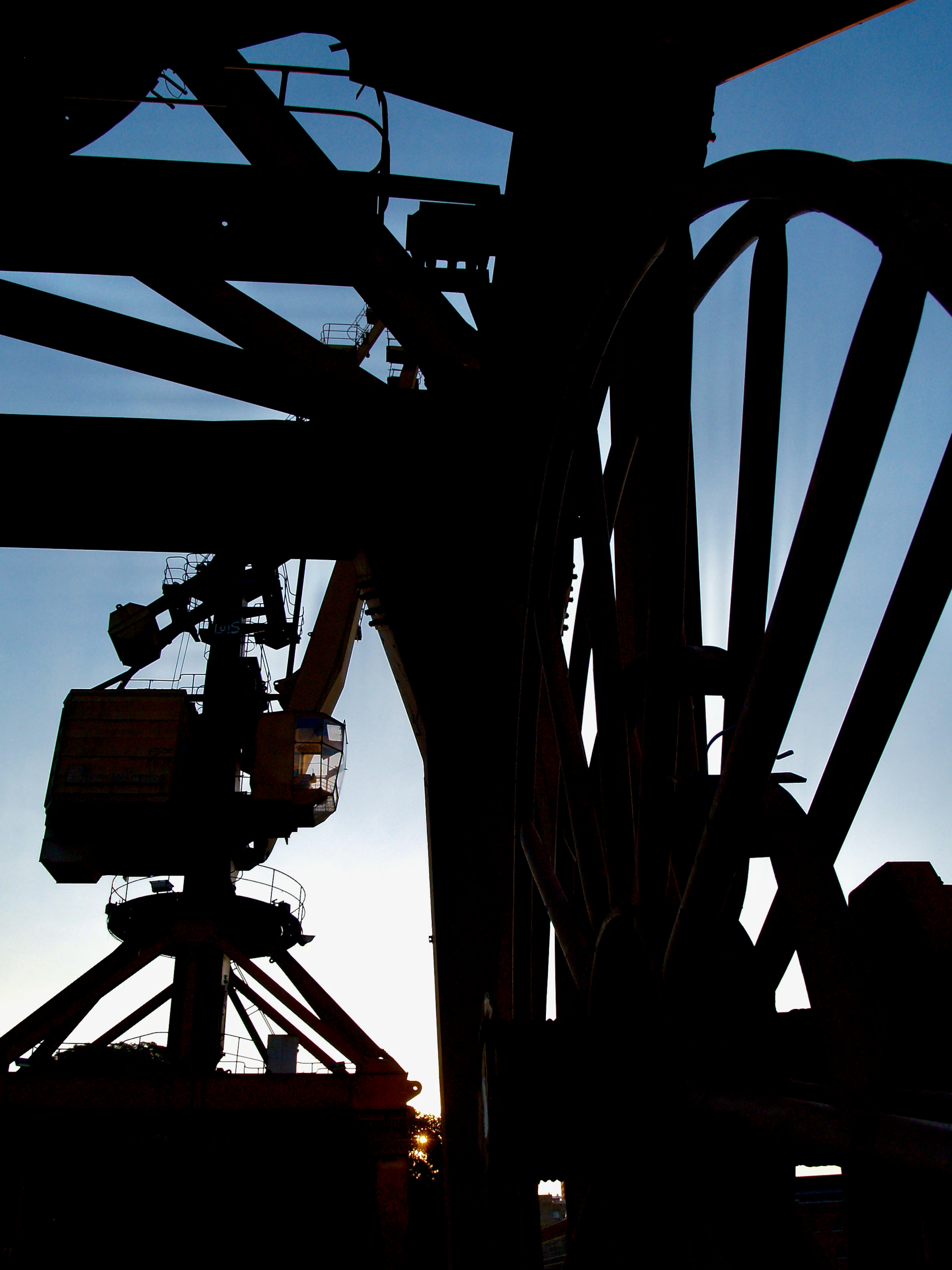 black and white bed linen