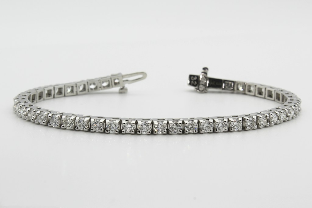 Link Elegance Bracelet