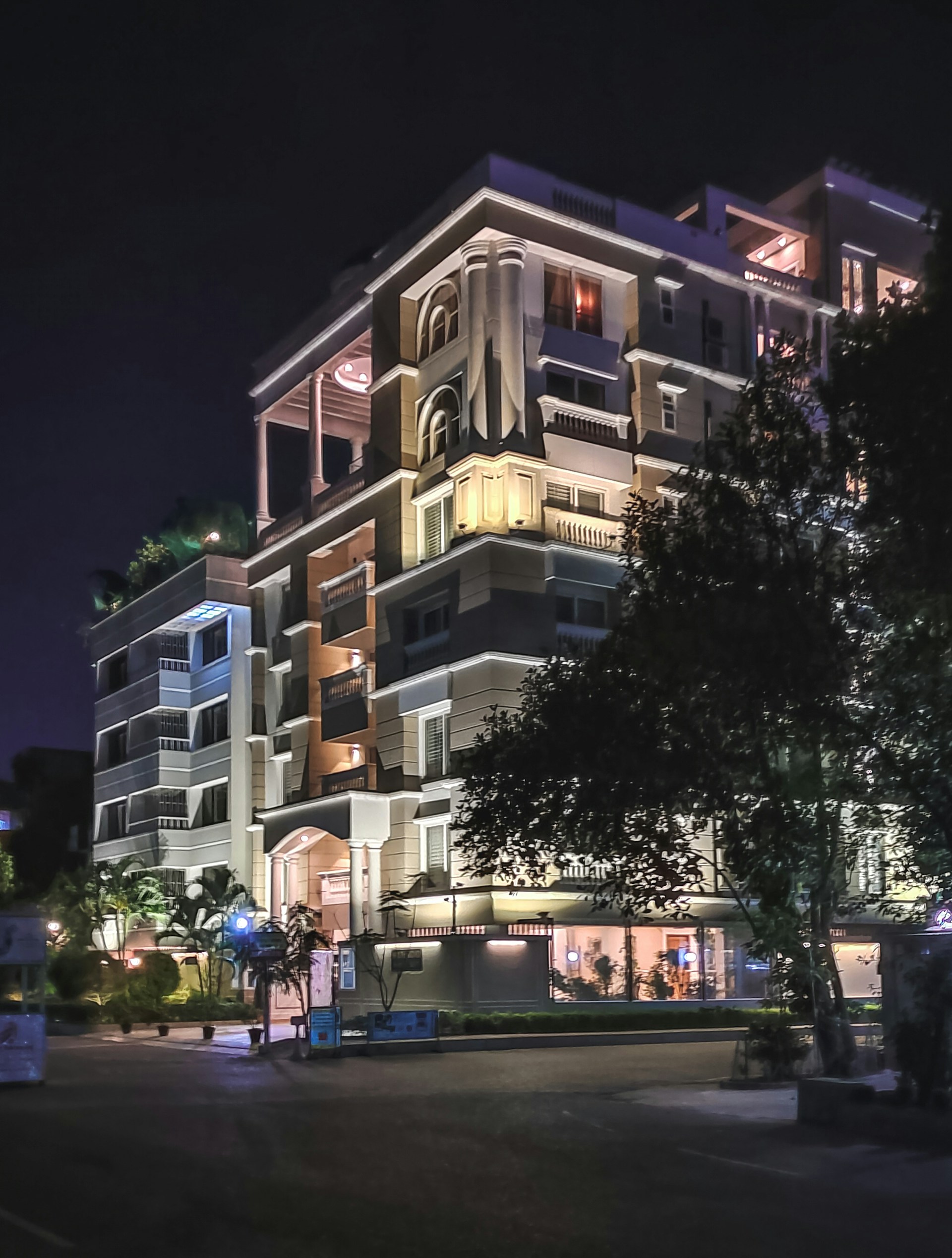 black and white bed linen