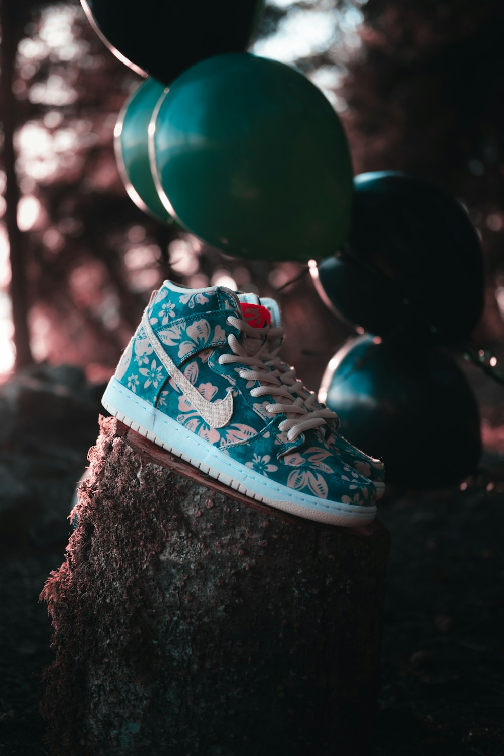 Blue and white nike athletic shoes photo – Free Skateboarding Image on  Unsplash