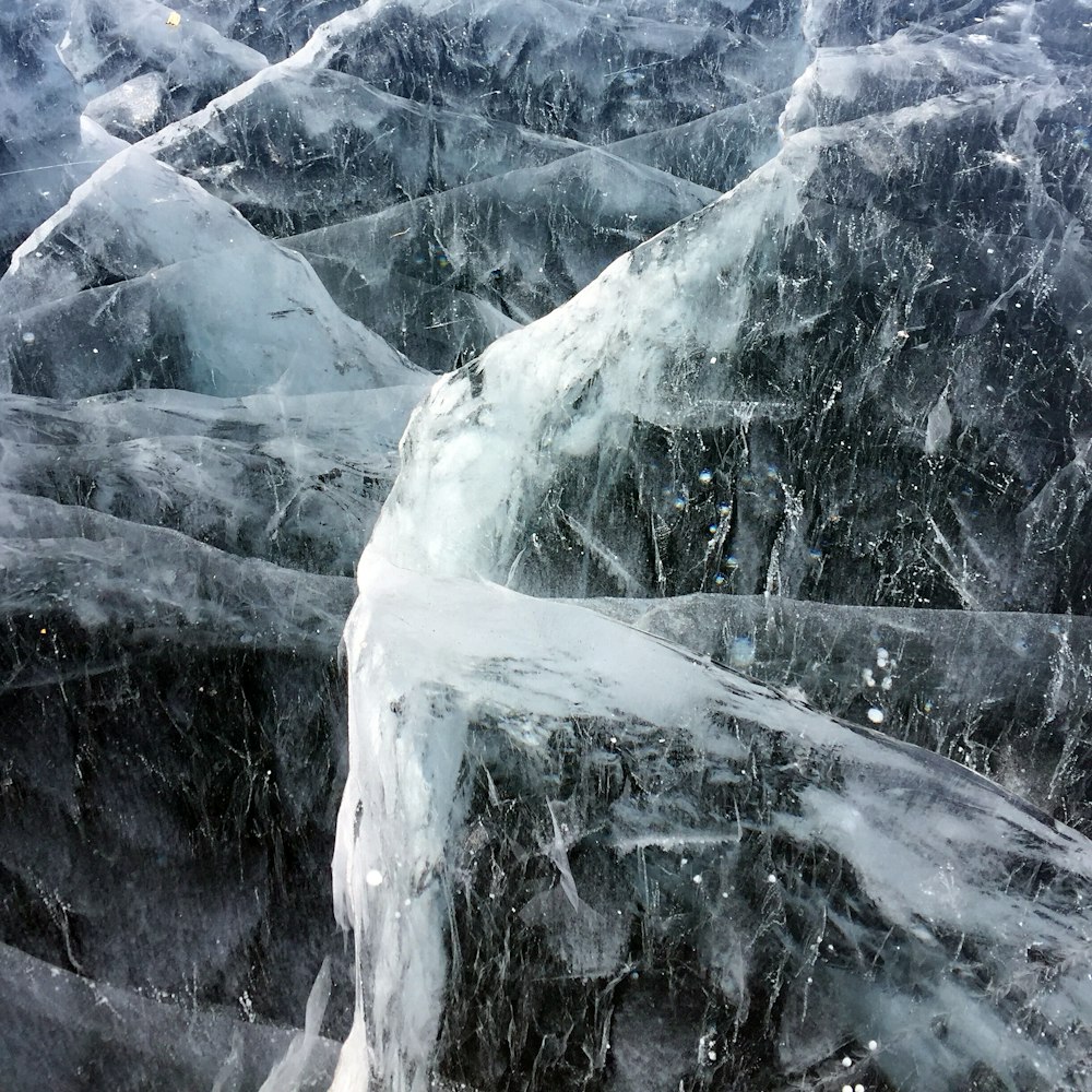 white and black mountain range