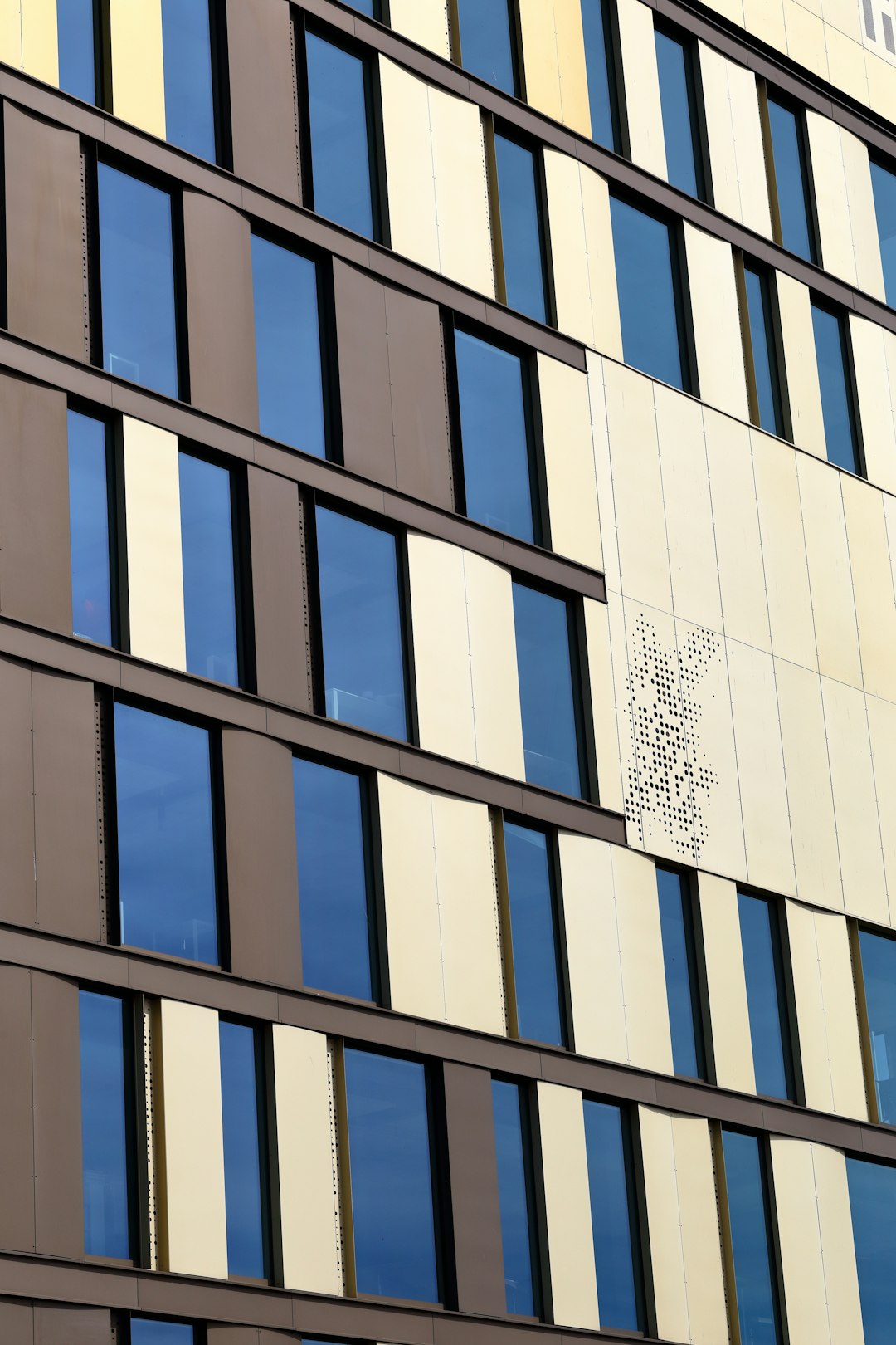 brown concrete building during daytime