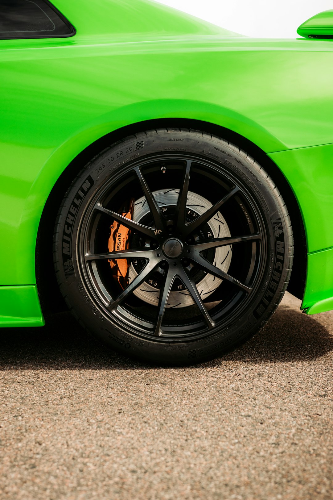 black and silver multi spoke wheel